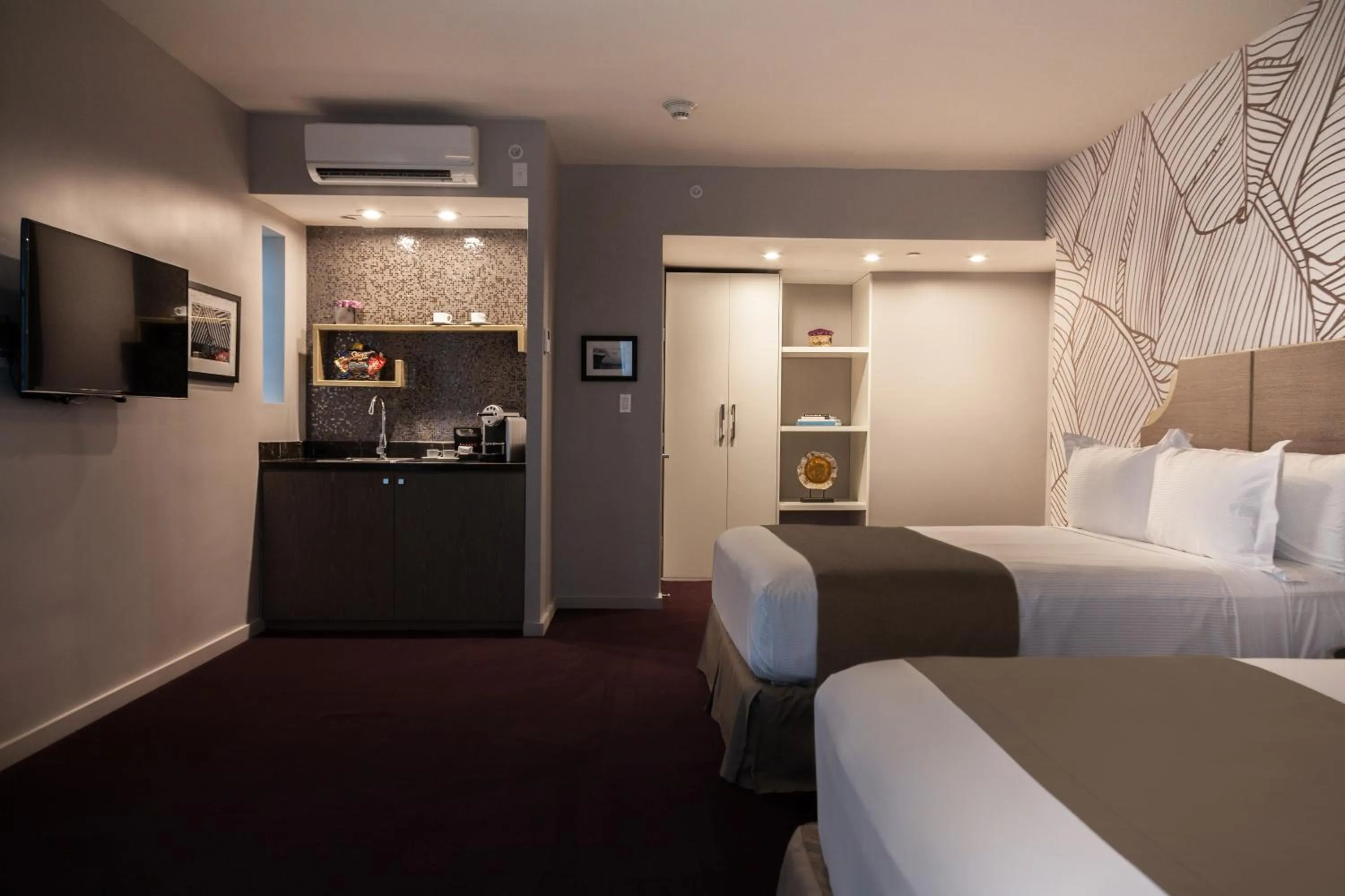 Photo of the whole room in L Hotel