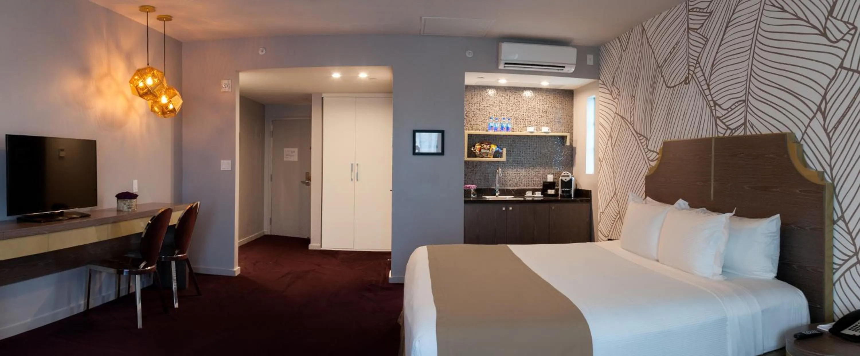 Photo of the whole room in L Hotel