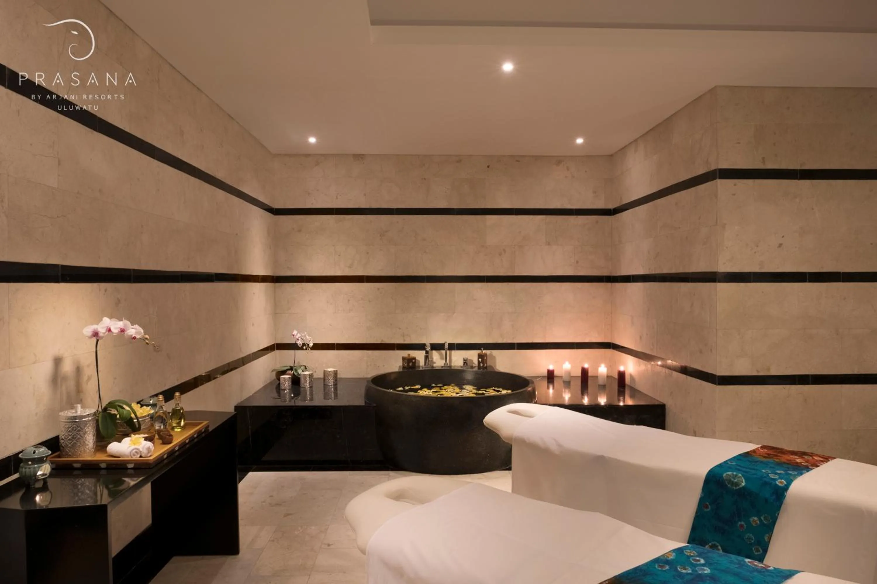 Hot Tub in Prasana Villas by Arjani Resorts