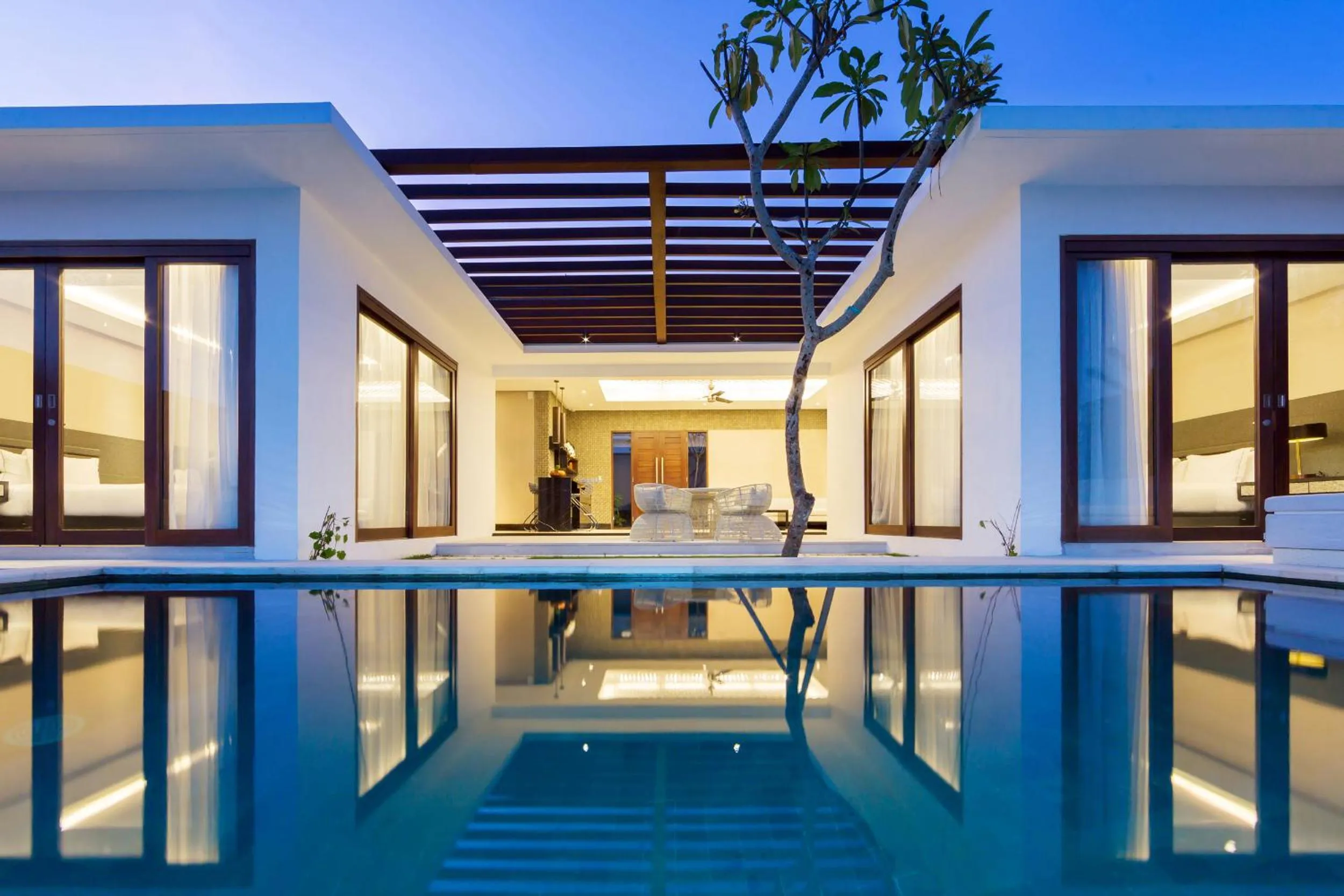 Swimming pool in Prasana Villas by Arjani Resorts