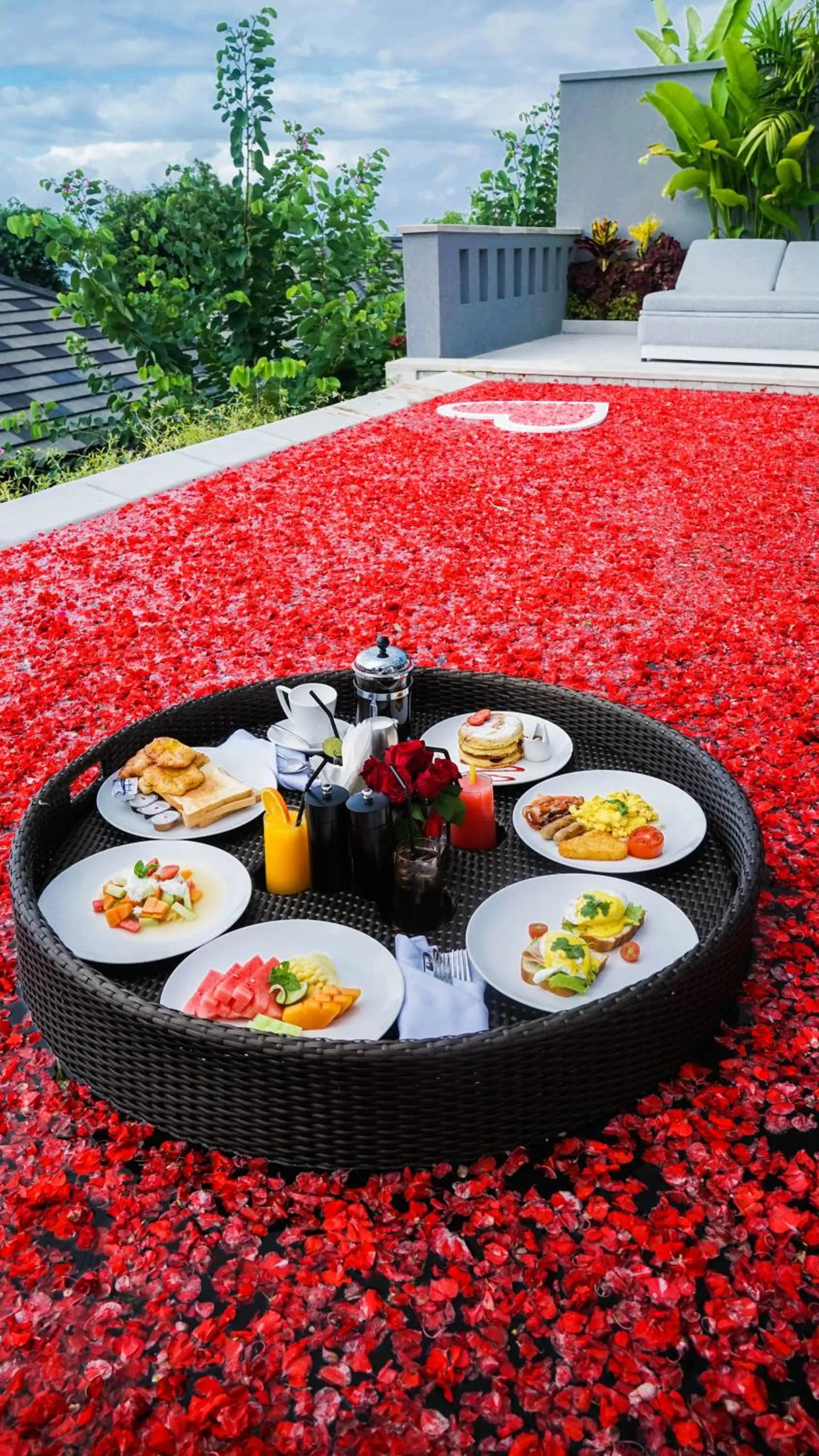 Food and drinks in Prasana Villas by Arjani Resorts