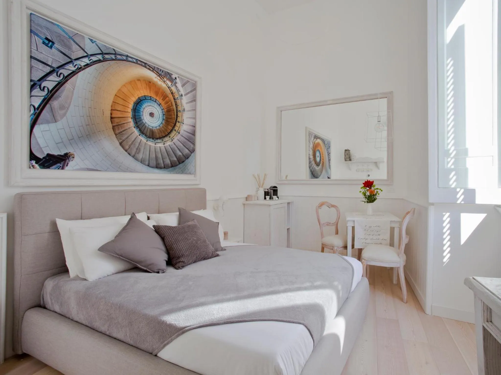 Photo of the whole room, Bed in Primo Piano Suites