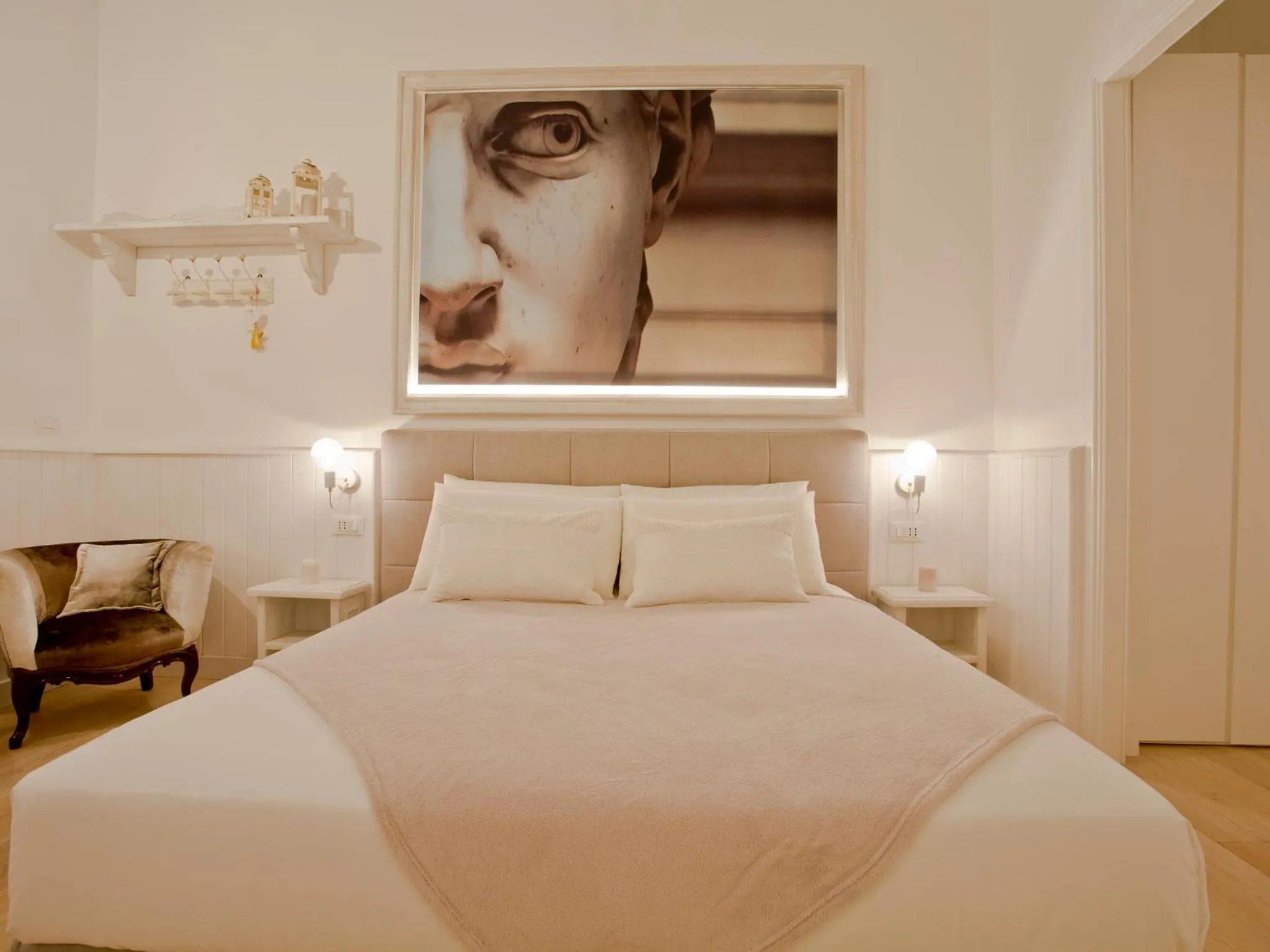 Photo of the whole room, Bed in Primo Piano Suites