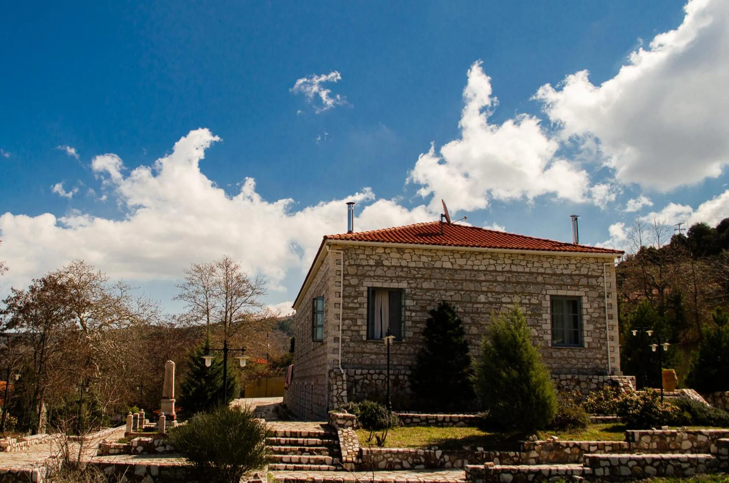 Garden, Property Building in 1821 En Dolianis