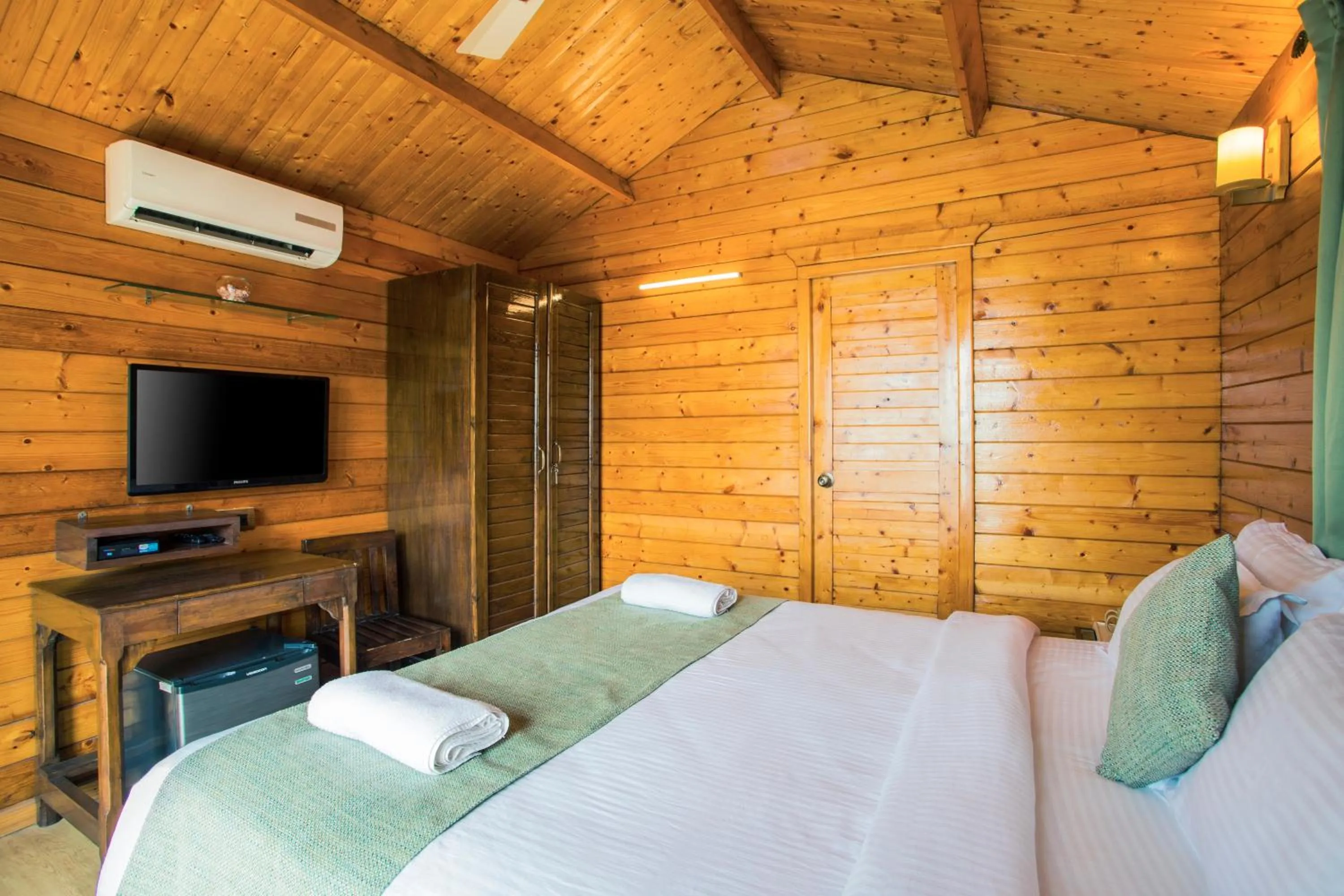 TV and multimedia, Bed in Antares Beach Resort, Vagator