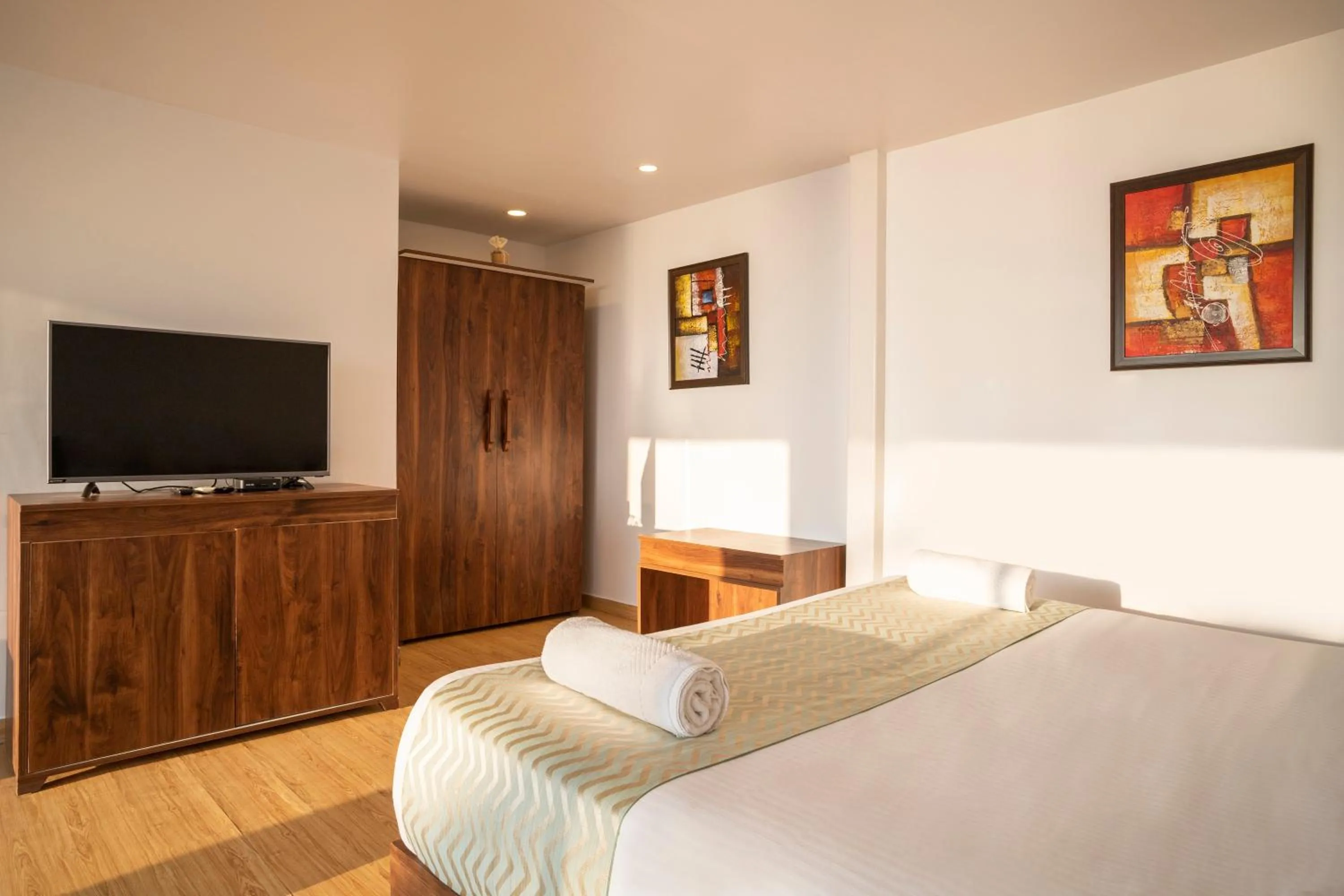 TV and multimedia, Bed in Antares Beach Resort, Vagator