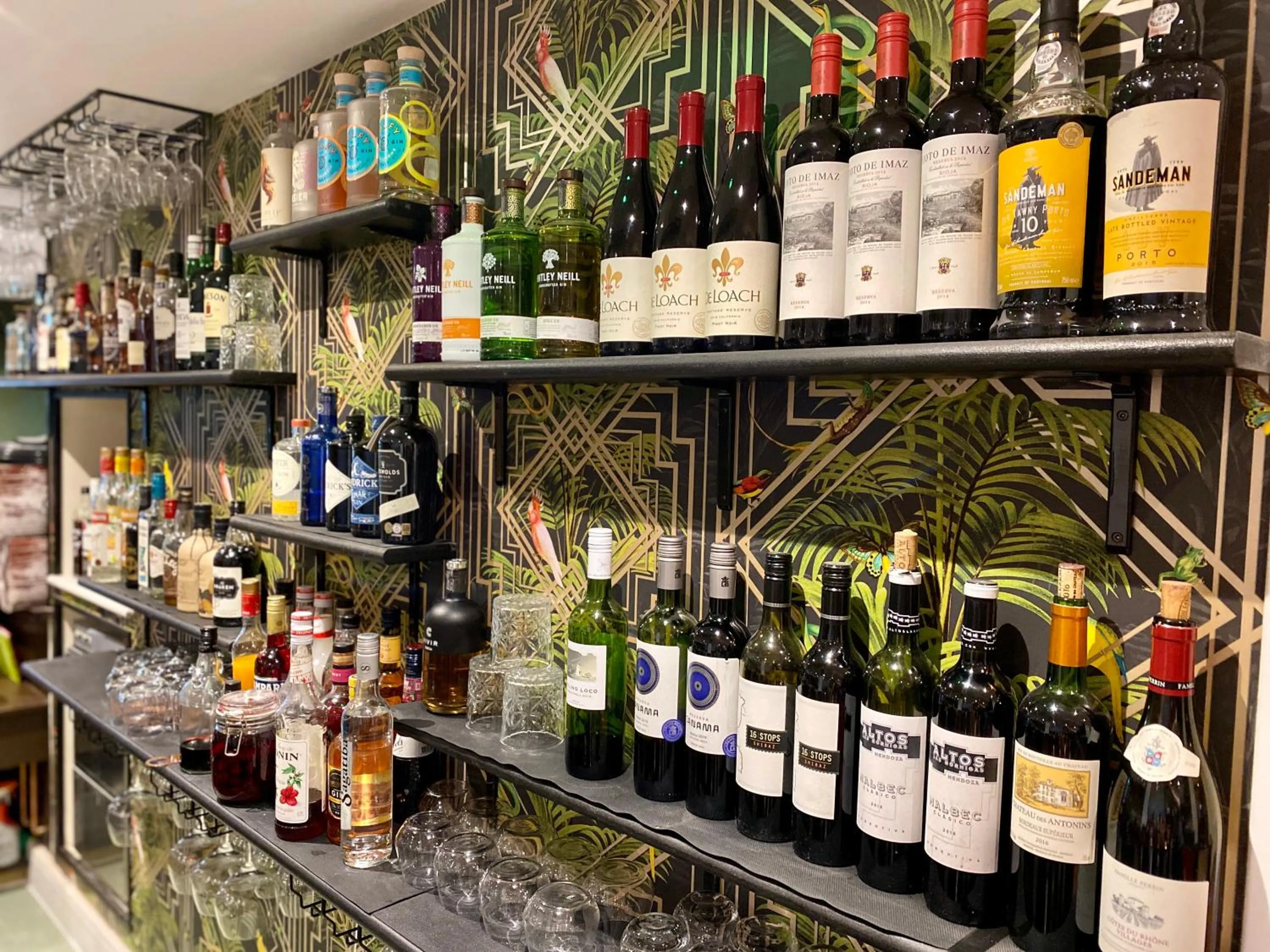 Lounge or bar in The Lion at West Pennard