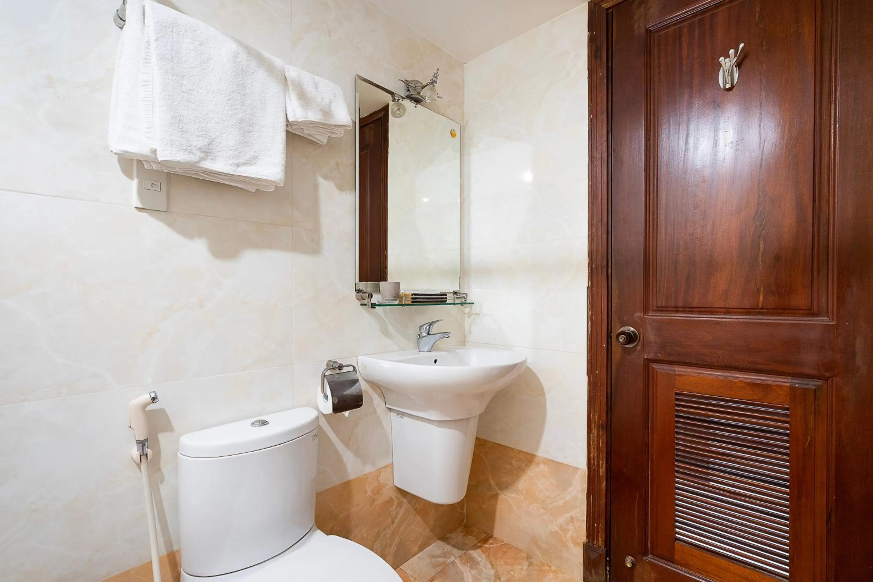 Bathroom in Lucky Star Hotel 146 Nguyen Trai