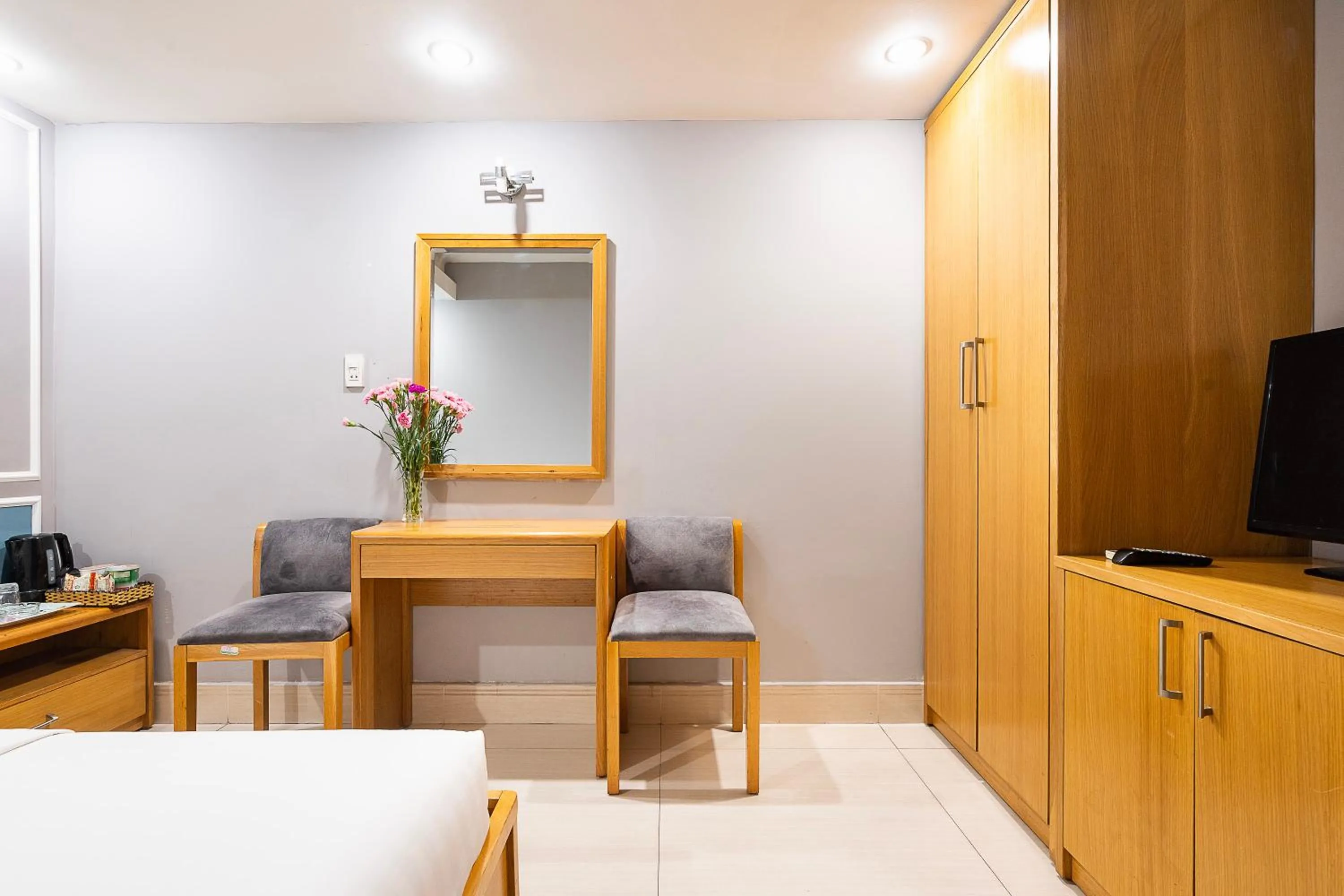 Photo of the whole room in Lucky Star Hotel 146 Nguyen Trai