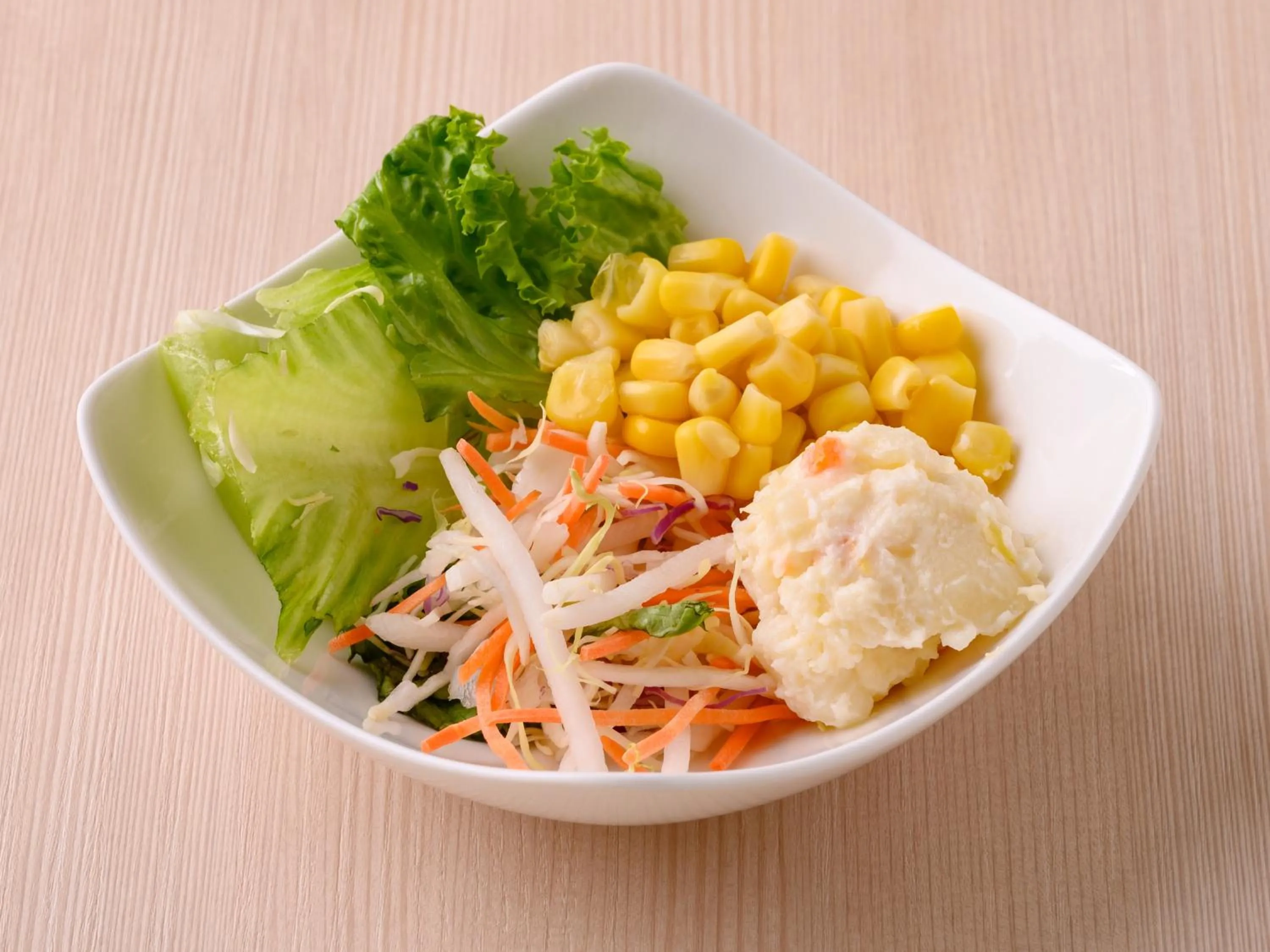 Food and drinks in Centre One Hotel Handa