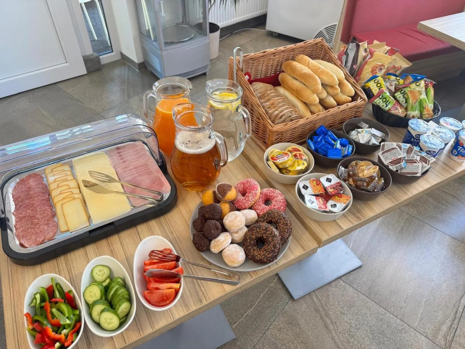 Buffet breakfast in Hotel Pod Radnicí