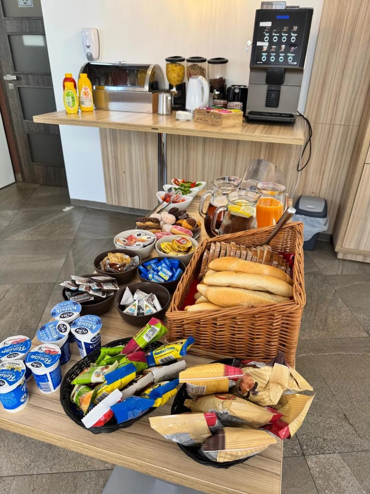 Buffet breakfast in Hotel Pod Radnicí