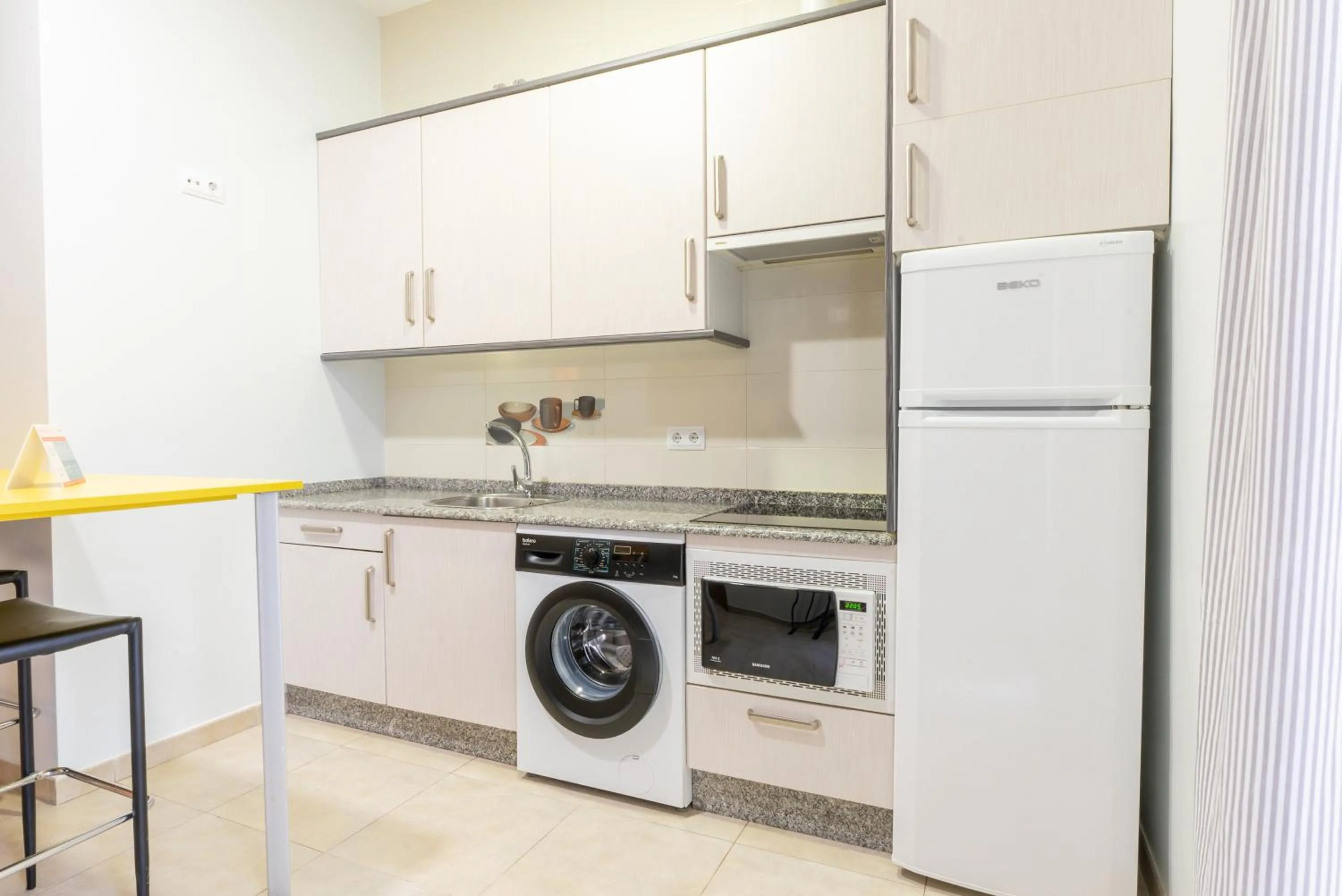 Kitchen or kitchenette in Smartr Madrid Chueca