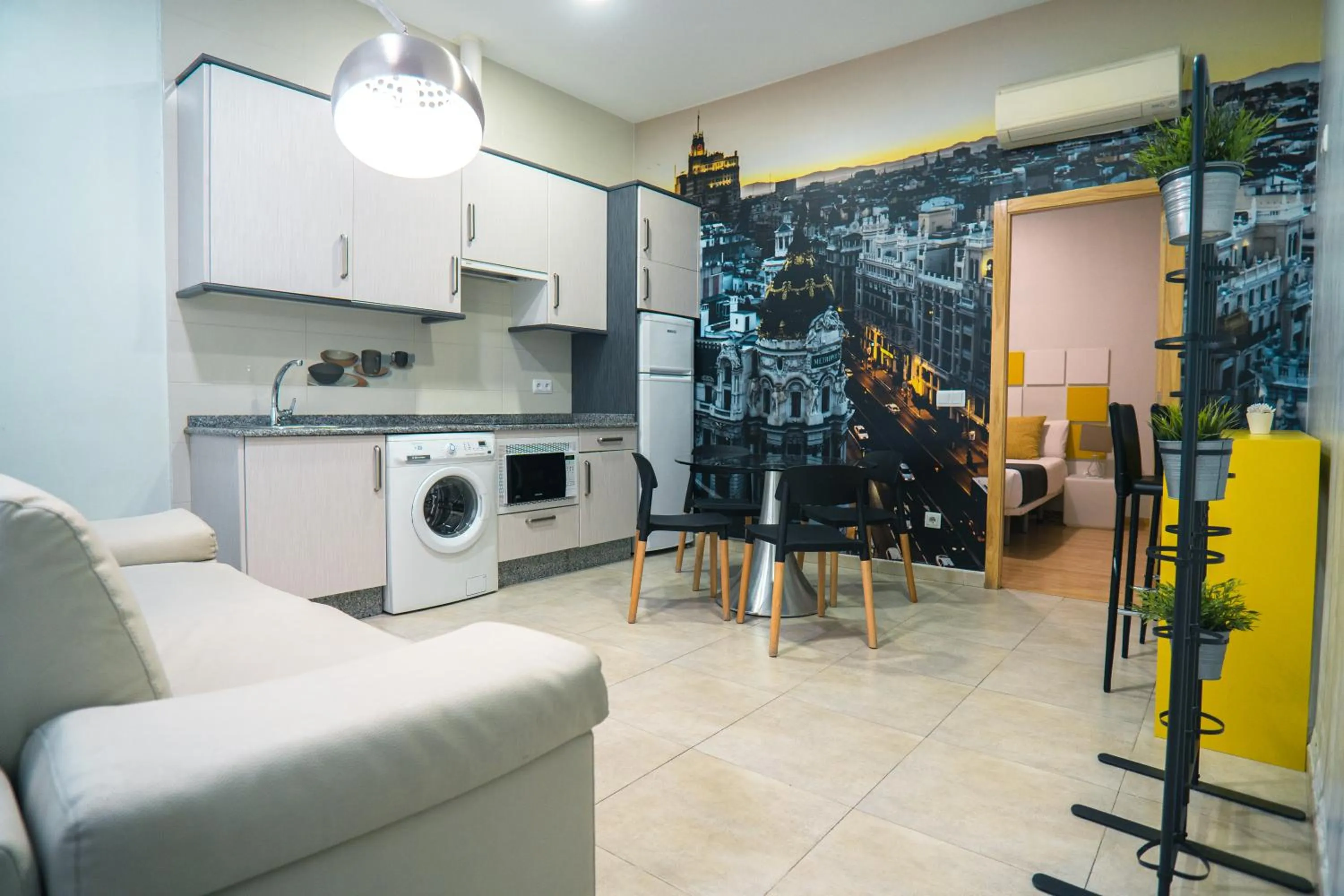 Kitchen or kitchenette in Smartr Madrid Chueca