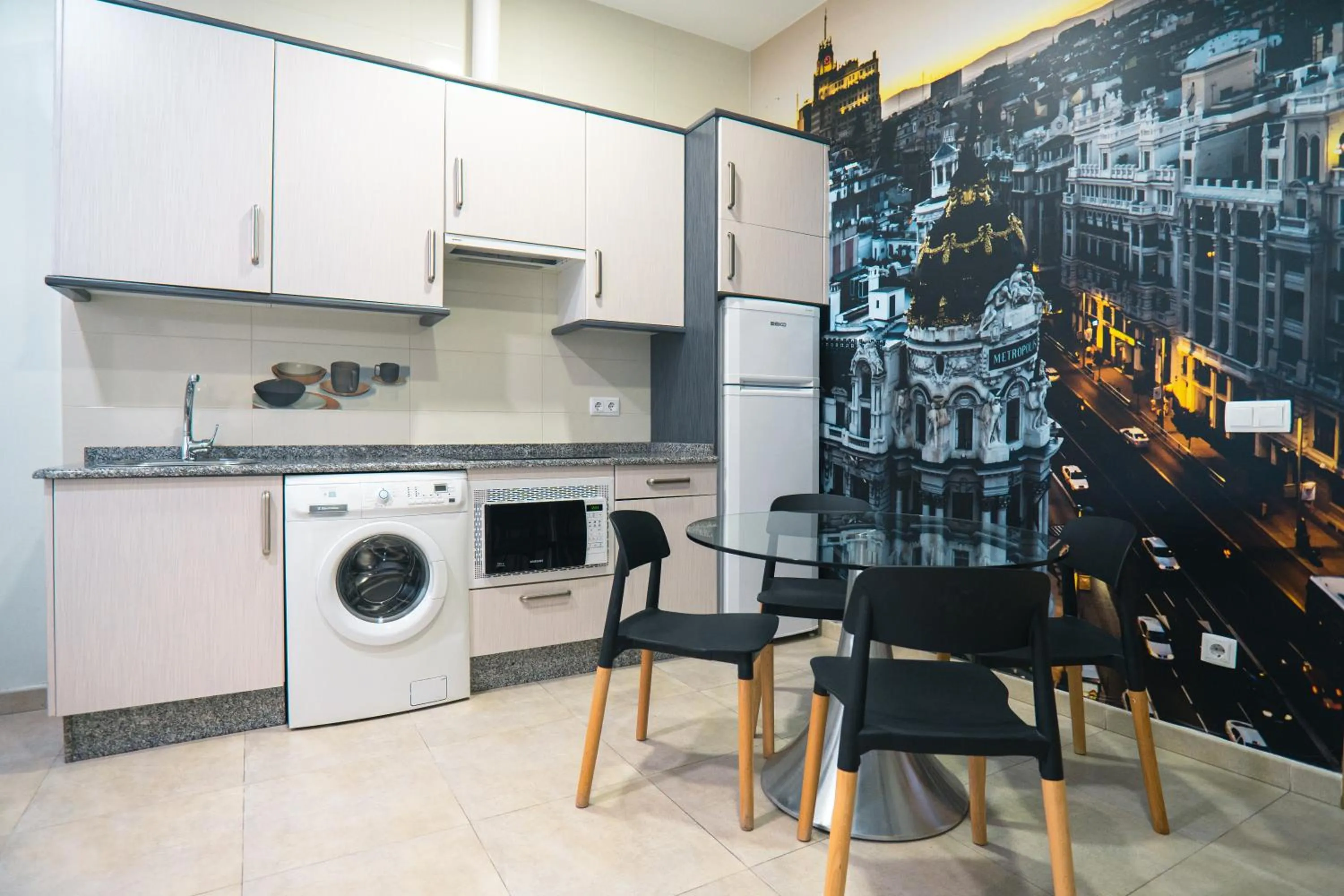 Kitchen or kitchenette in Smartr Madrid Chueca