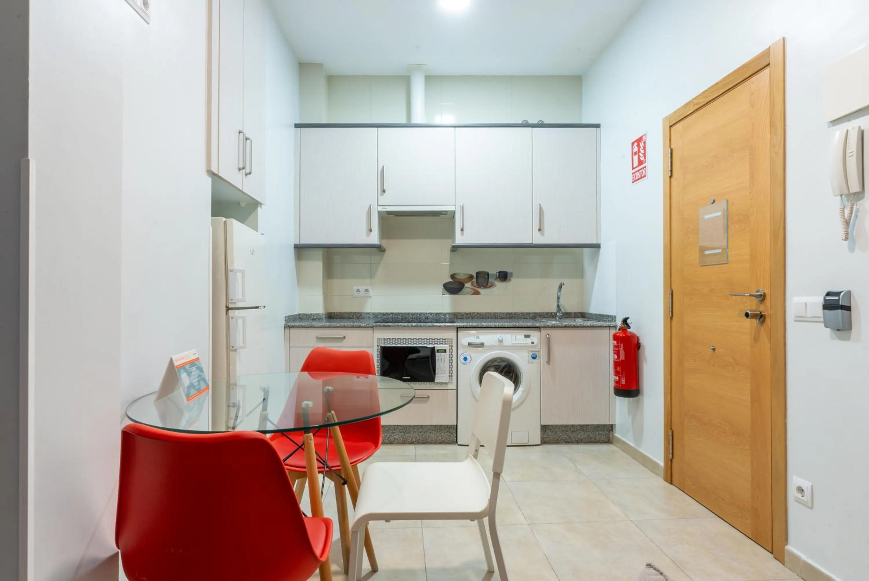 Kitchen or kitchenette in Smartr Madrid Chueca