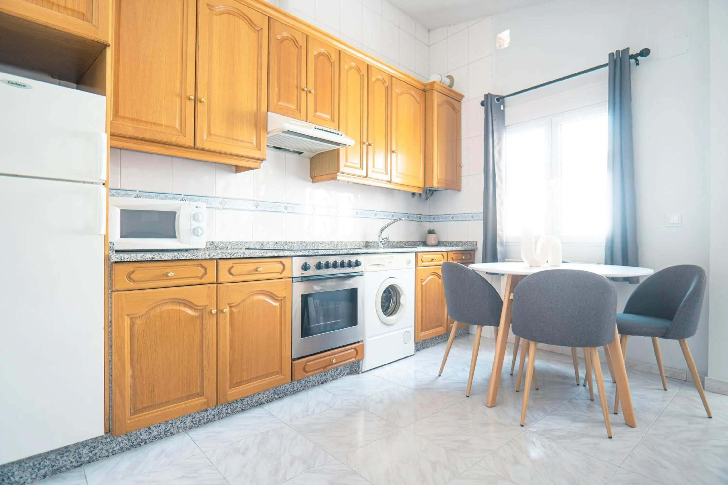 Kitchen or kitchenette in Smartr Madrid Chueca