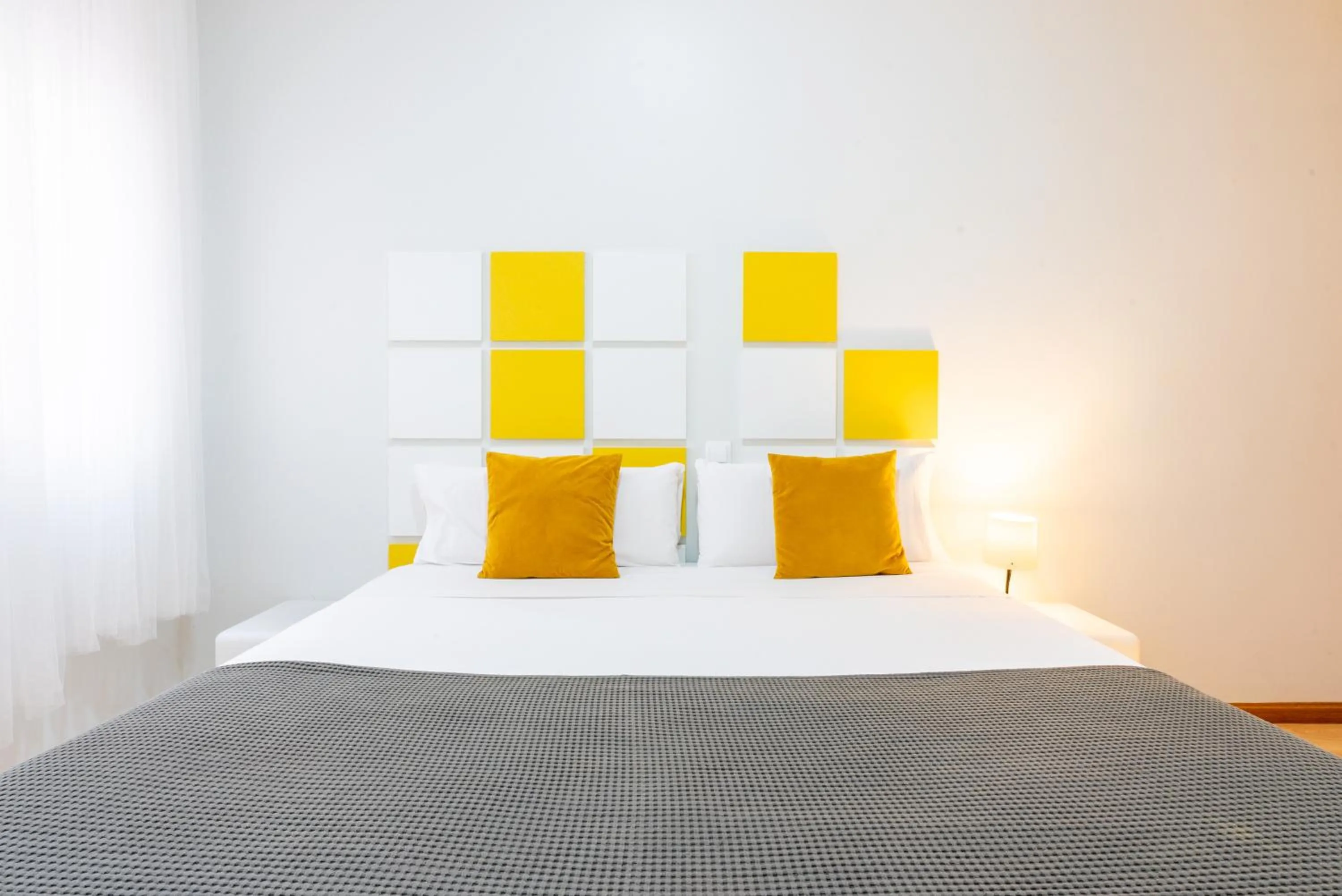 Bed in Smartr Madrid Chueca