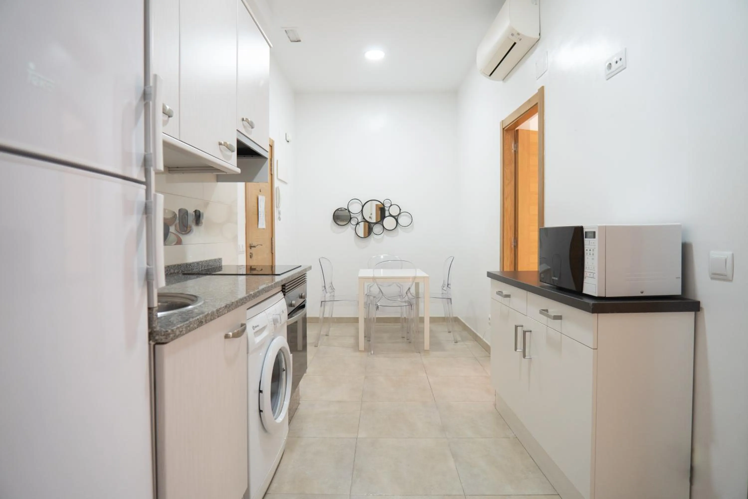Kitchen or kitchenette in Smartr Madrid Chueca