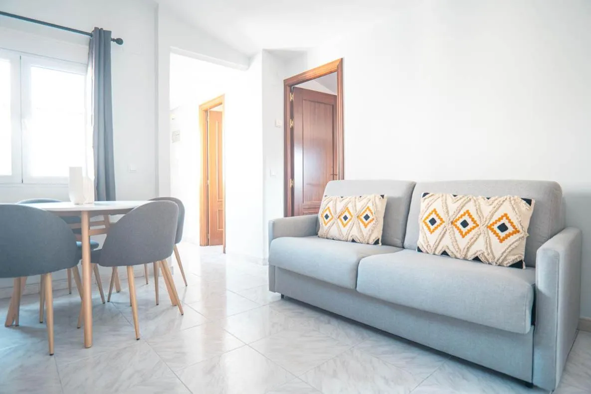 Seating area in Smartr Madrid Chueca