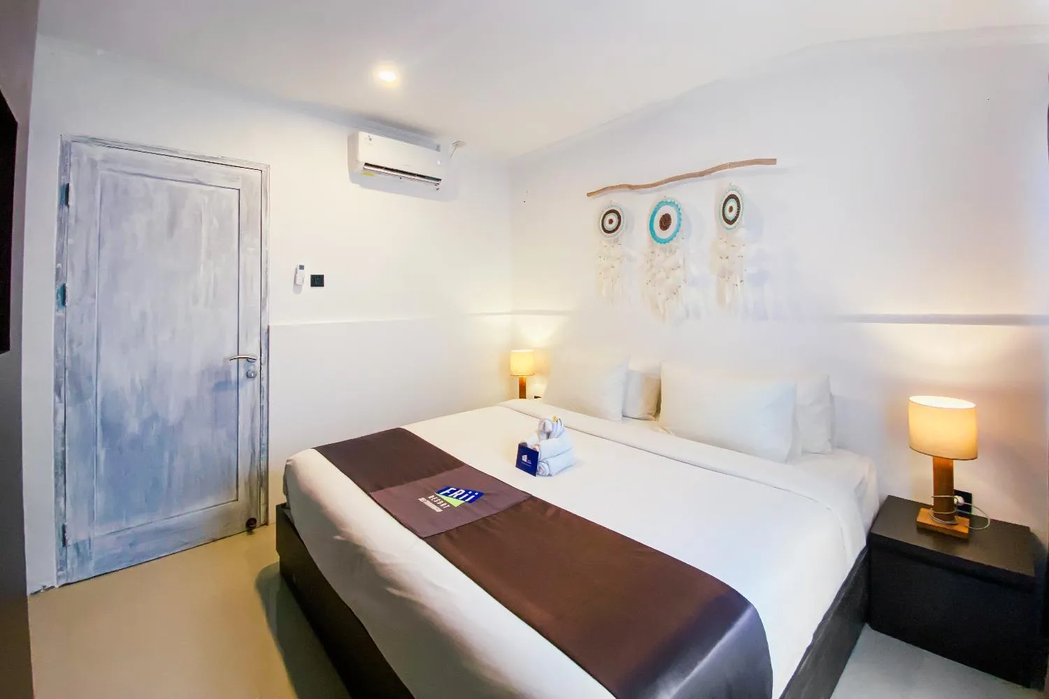 Bed in FRii Resort Gili Trawangan