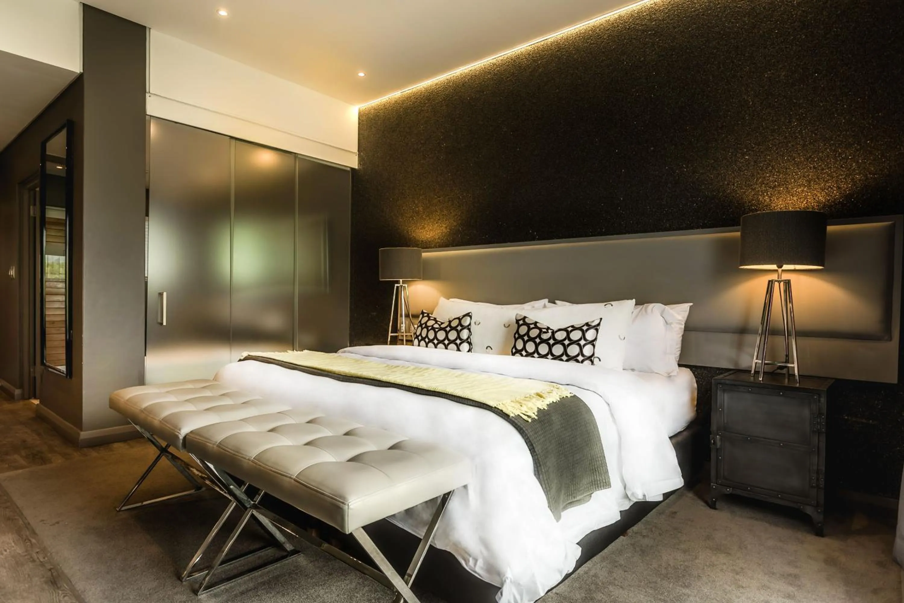 Bed in Franschhoek Boutique Hotel - Lion Roars Hotels & Lodges