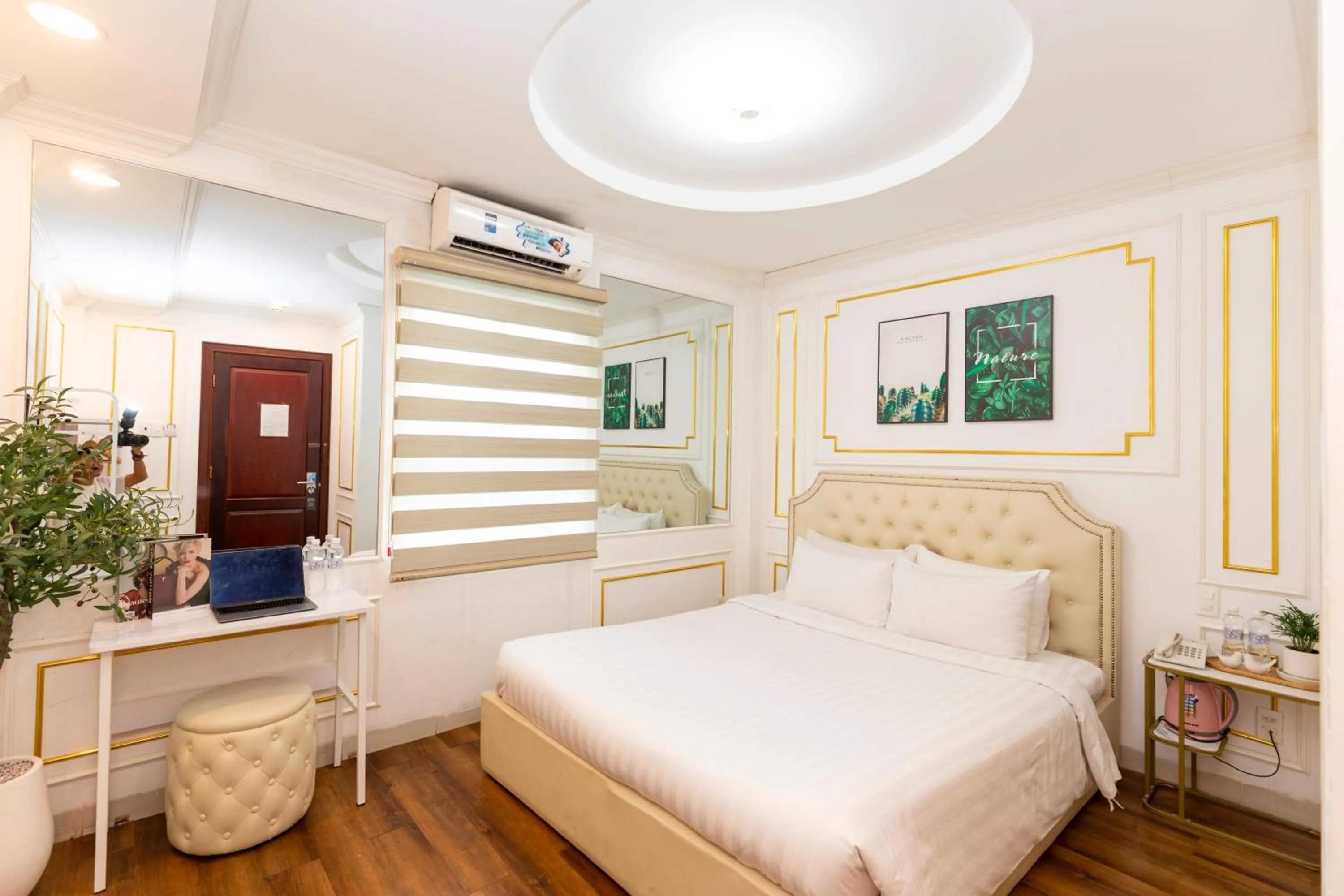 Bed in Quy Hung Hotel Central