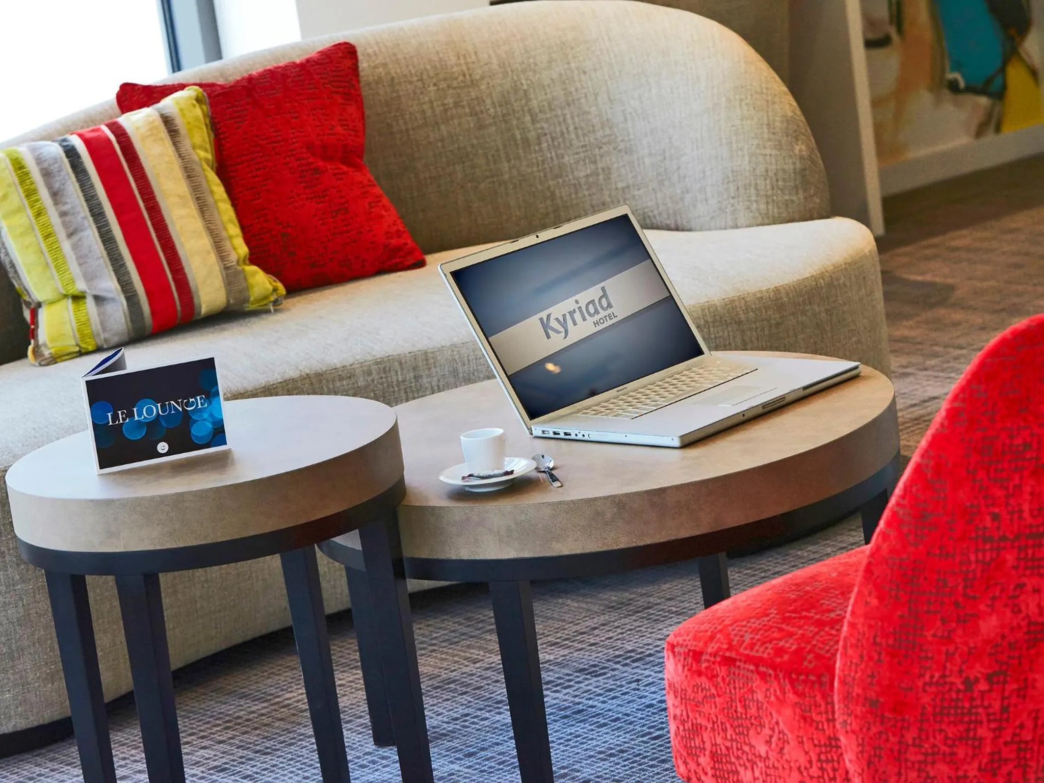 Lounge or bar in Kyriad Troyes Centre