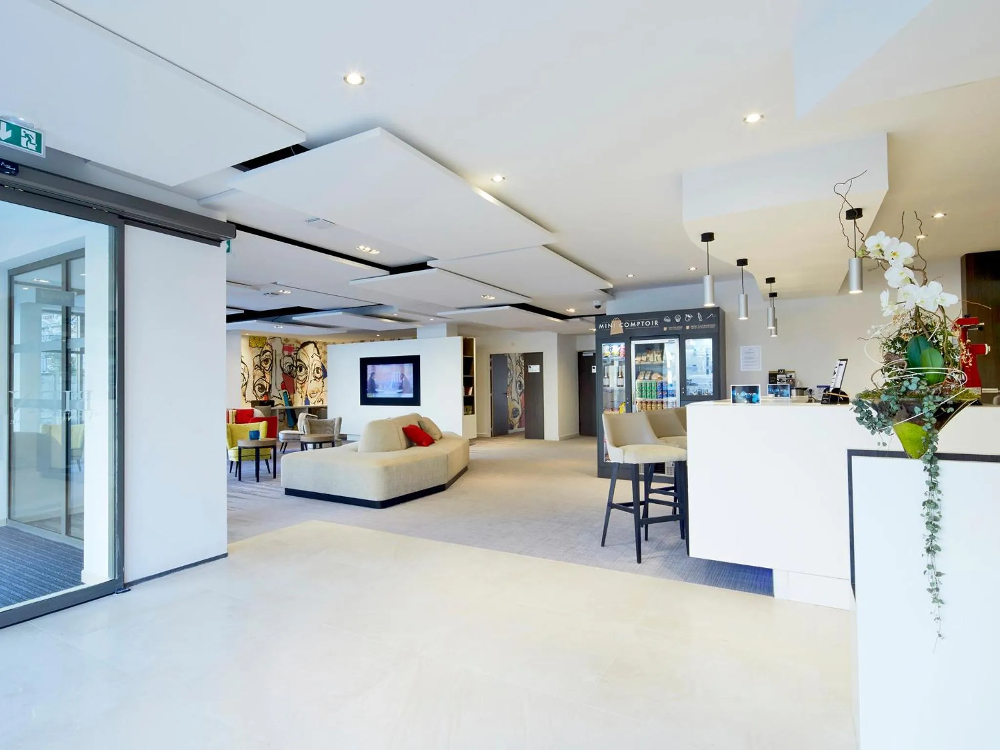 Lobby or reception in Kyriad Troyes Centre