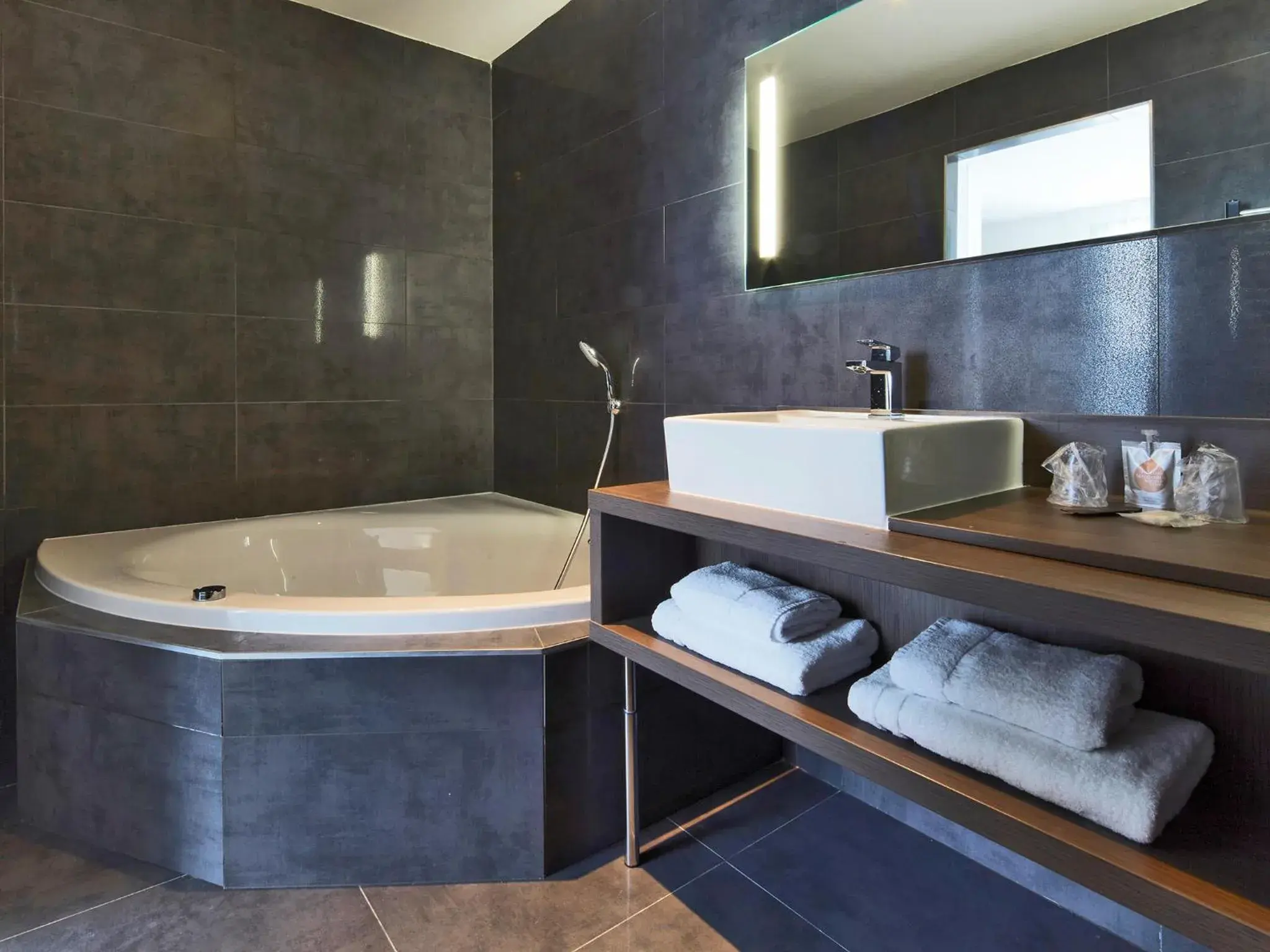 Family Suite in Kyriad Troyes Centre Family Suite in Kyriad Troyes Centre