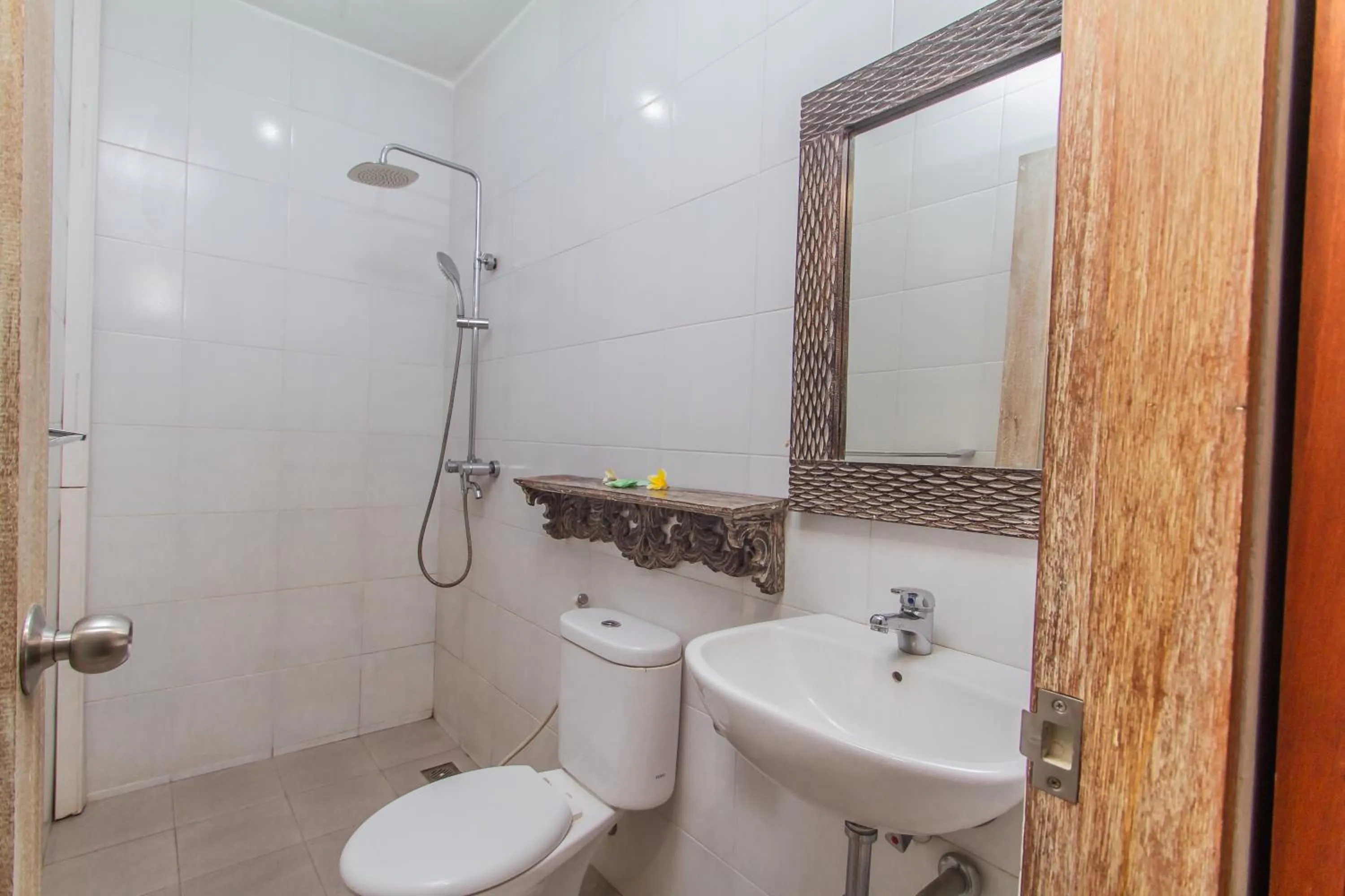 Shower in Sadana Bali Guesthouse