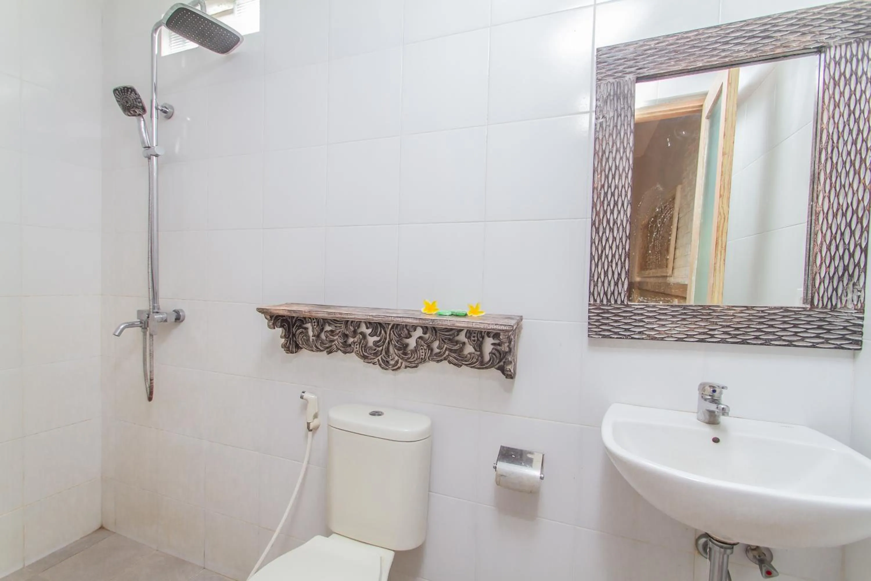 Shower in Sadana Bali Guesthouse