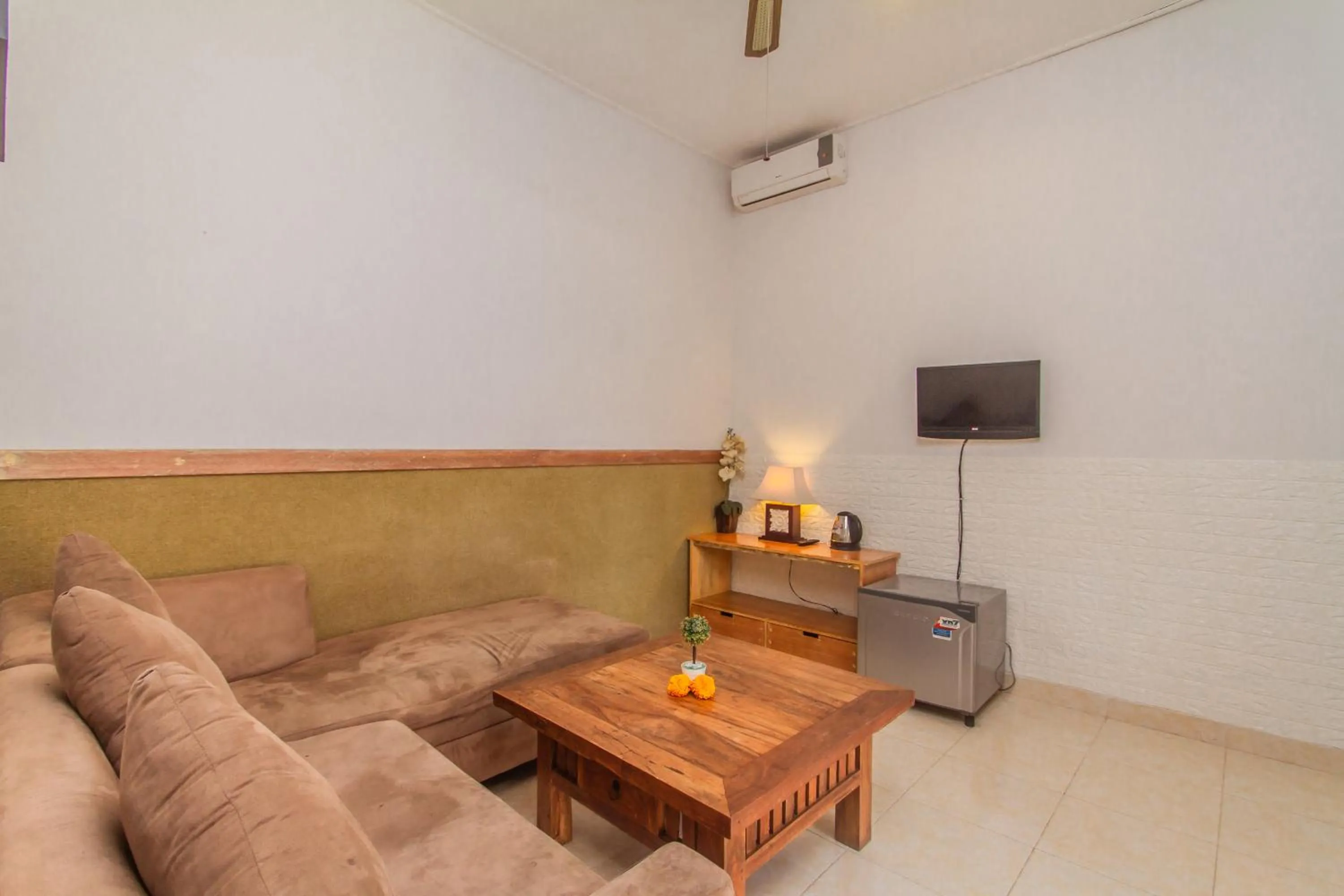 TV and multimedia in Sadana Bali Guesthouse