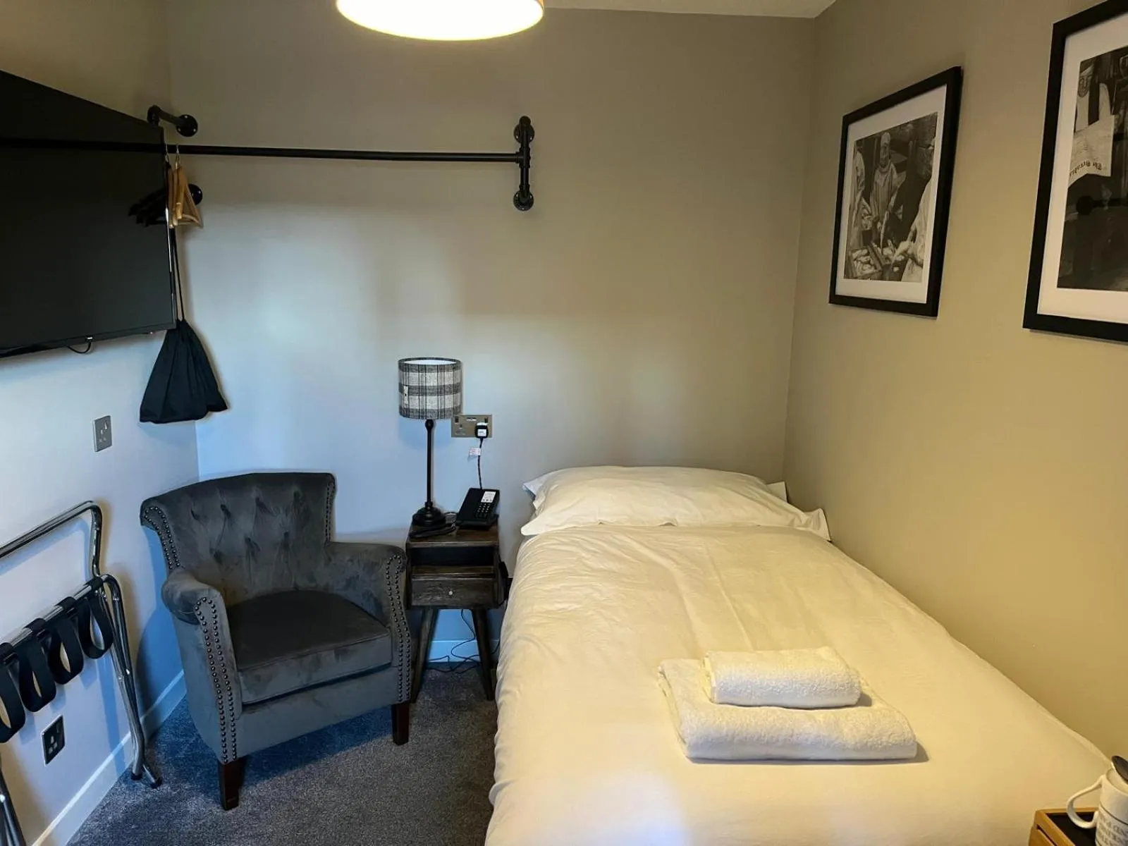 Budget Single Room in The Shore