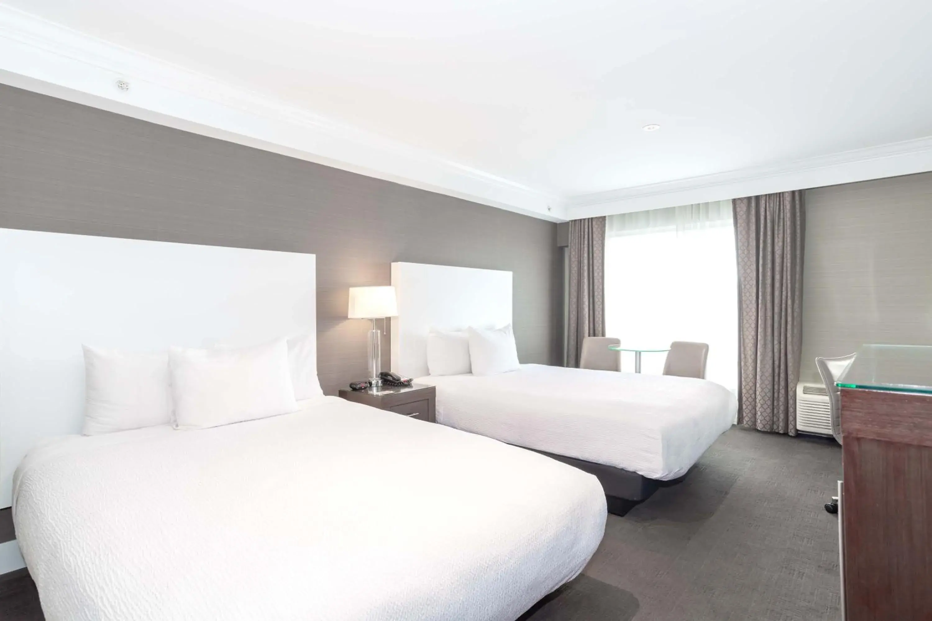 Standard Room, 2 Queen Beds in Sandman Hotel Abbotsford Airport Standard Room, 2 Queen Beds in Sandman Hotel Abbotsford Airport