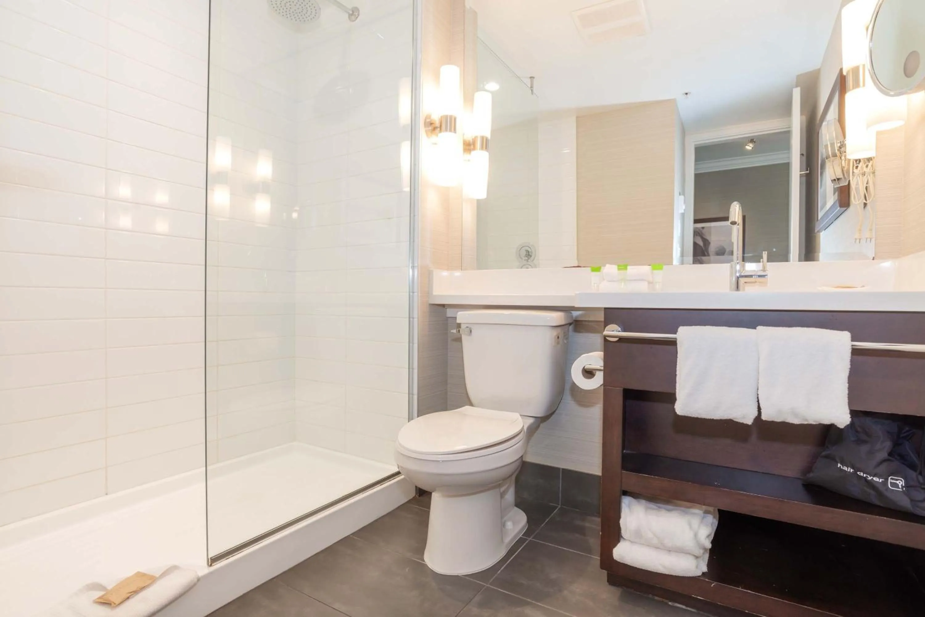 Bathroom in Sandman Hotel Abbotsford Airport