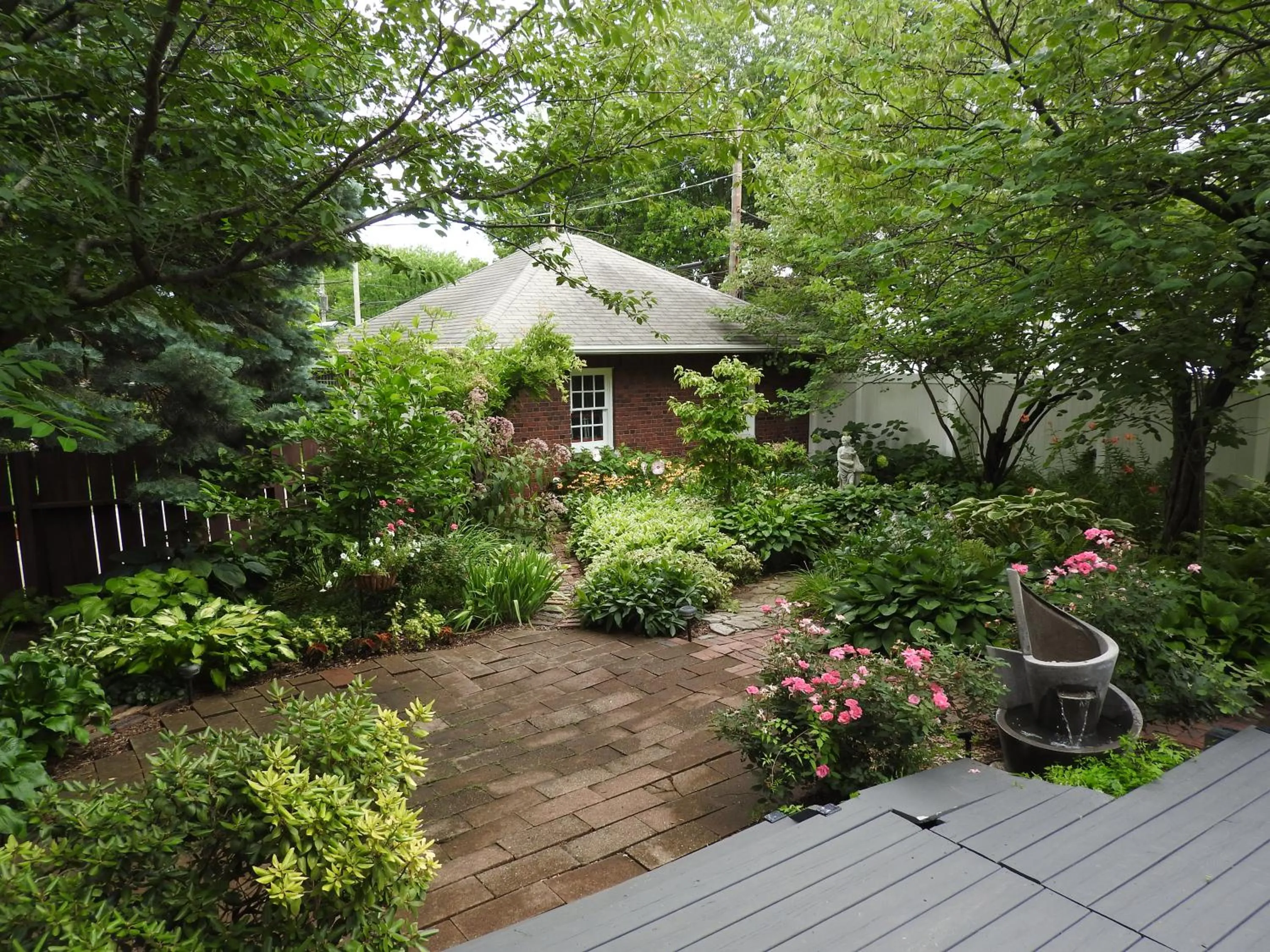 Garden in Champaign Garden Inn