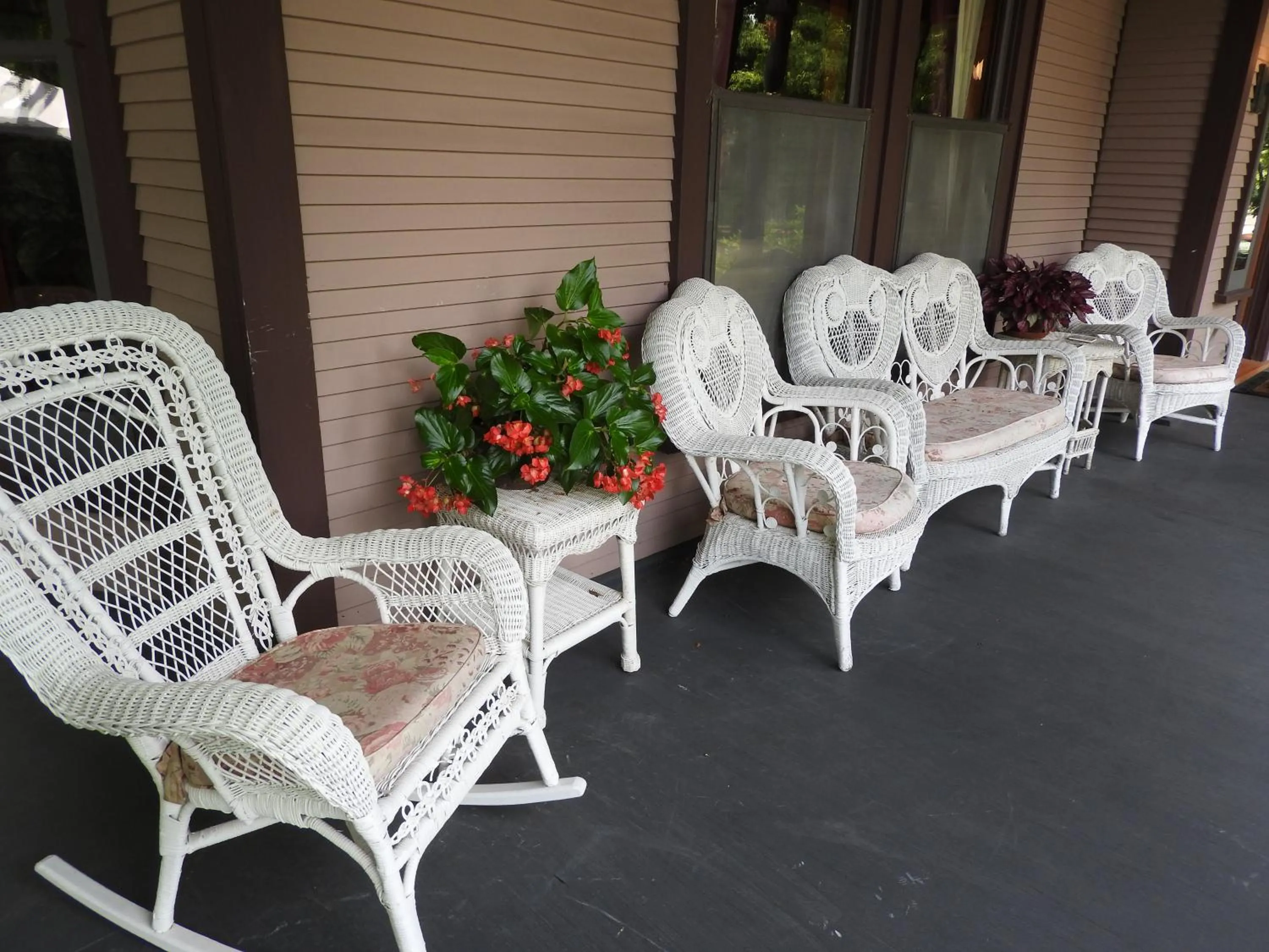 Garden in Champaign Garden Inn