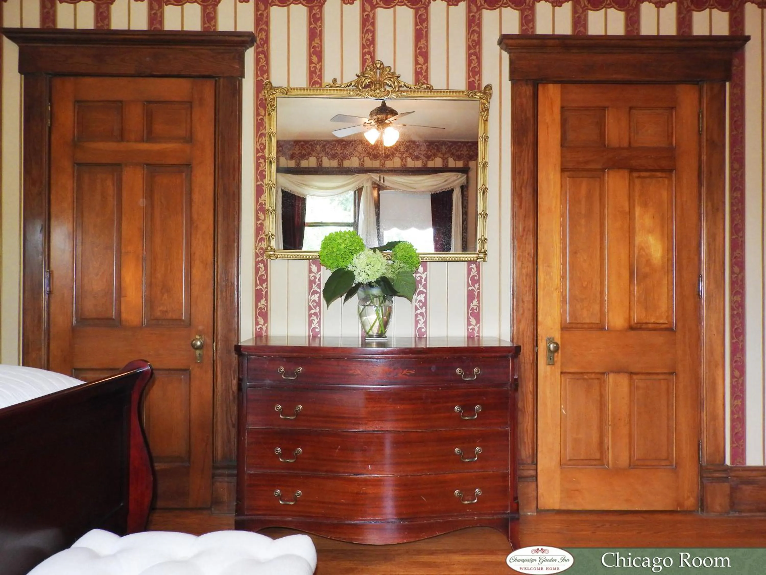 Decorative detail in Champaign Garden Inn