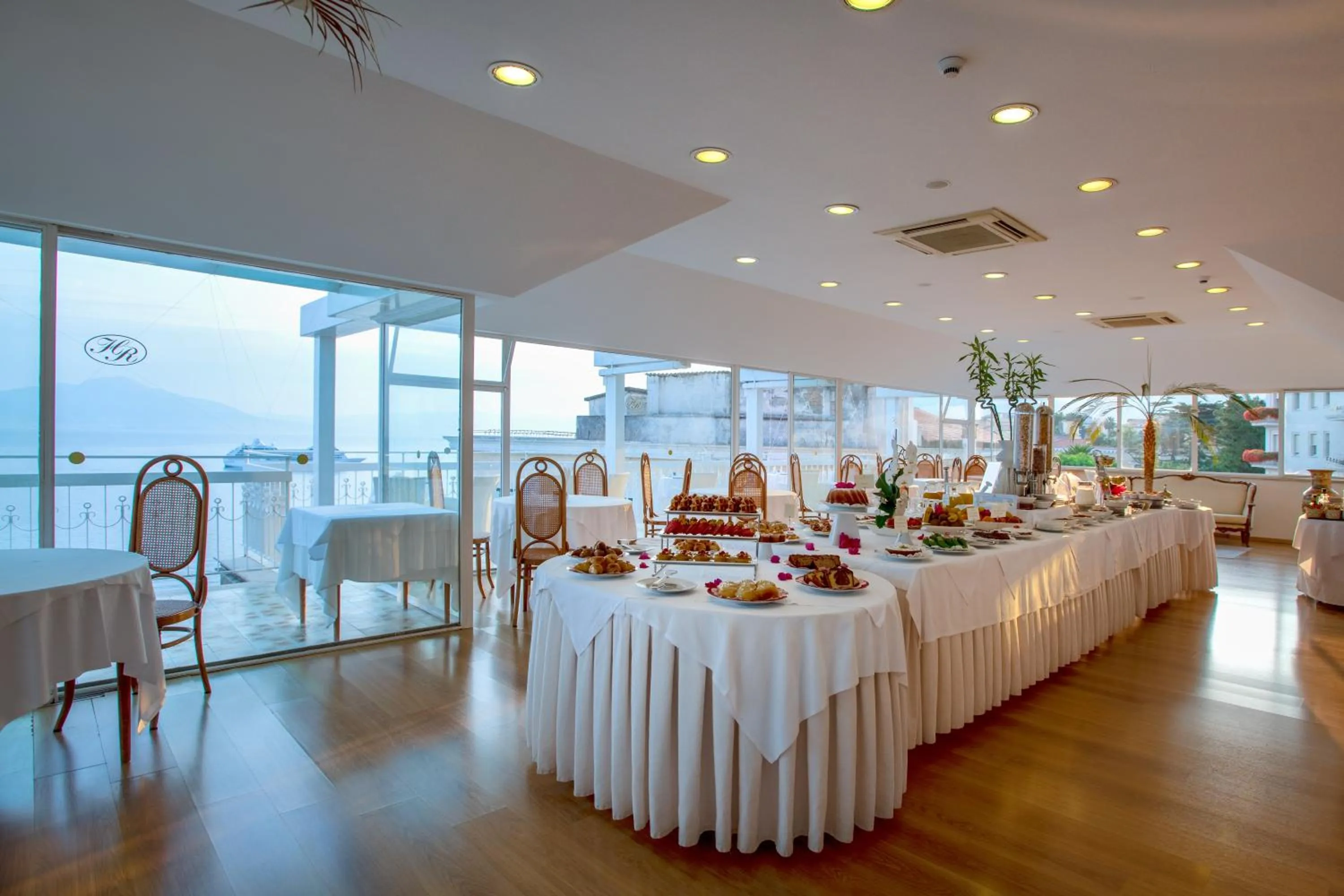 Buffet breakfast in Boutique Hotel Regina