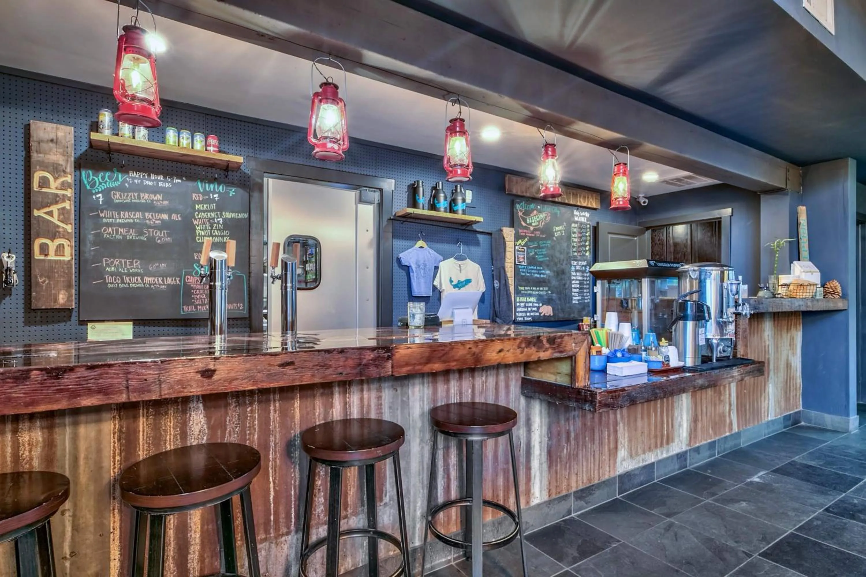 Lobby or reception in Basecamp Tahoe City