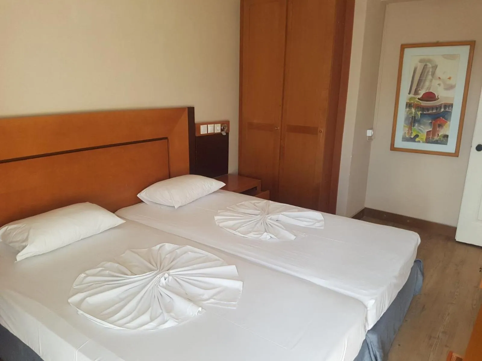 Bed in Bristol Apartments