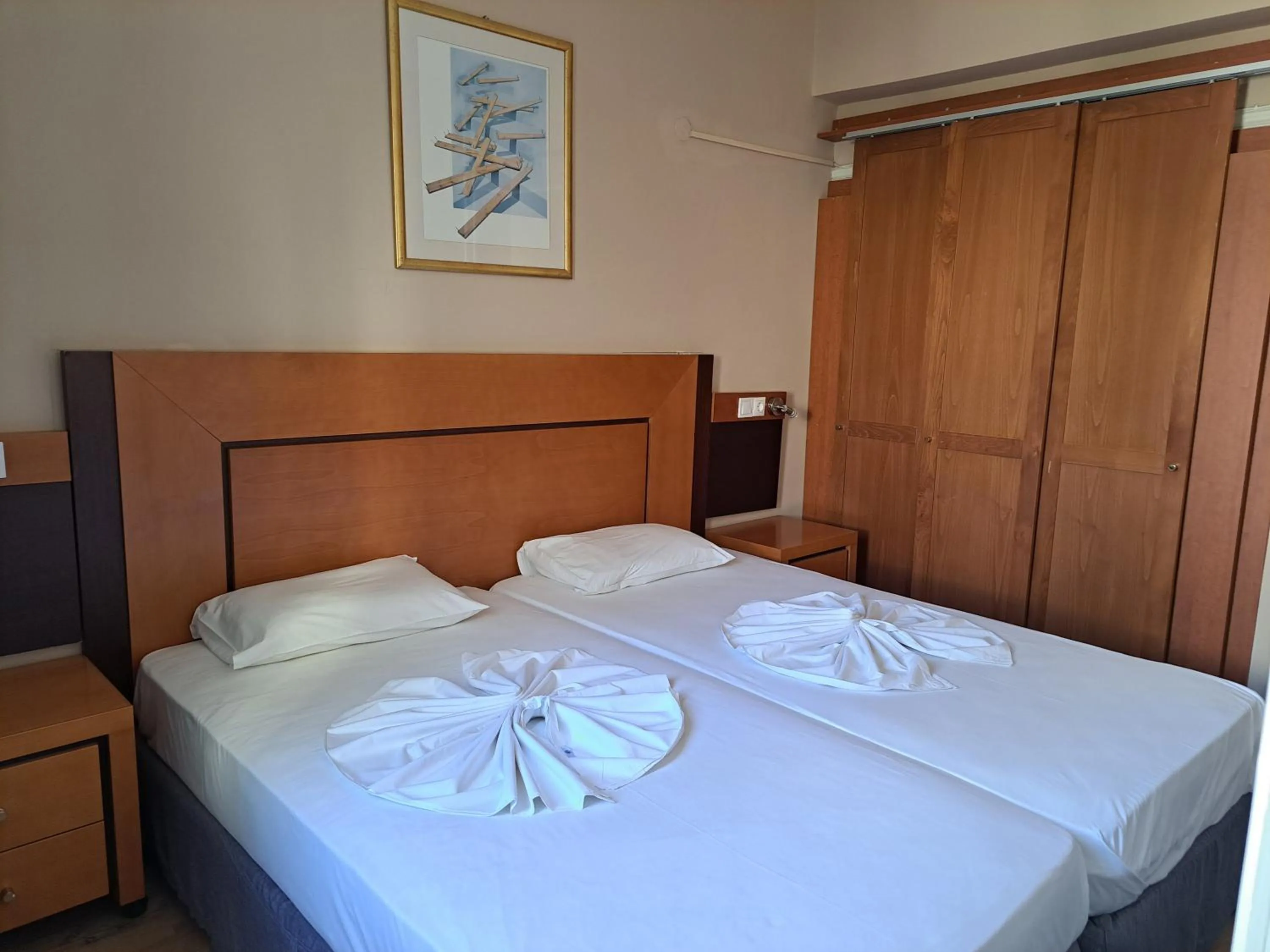 Bed in Bristol Apartments