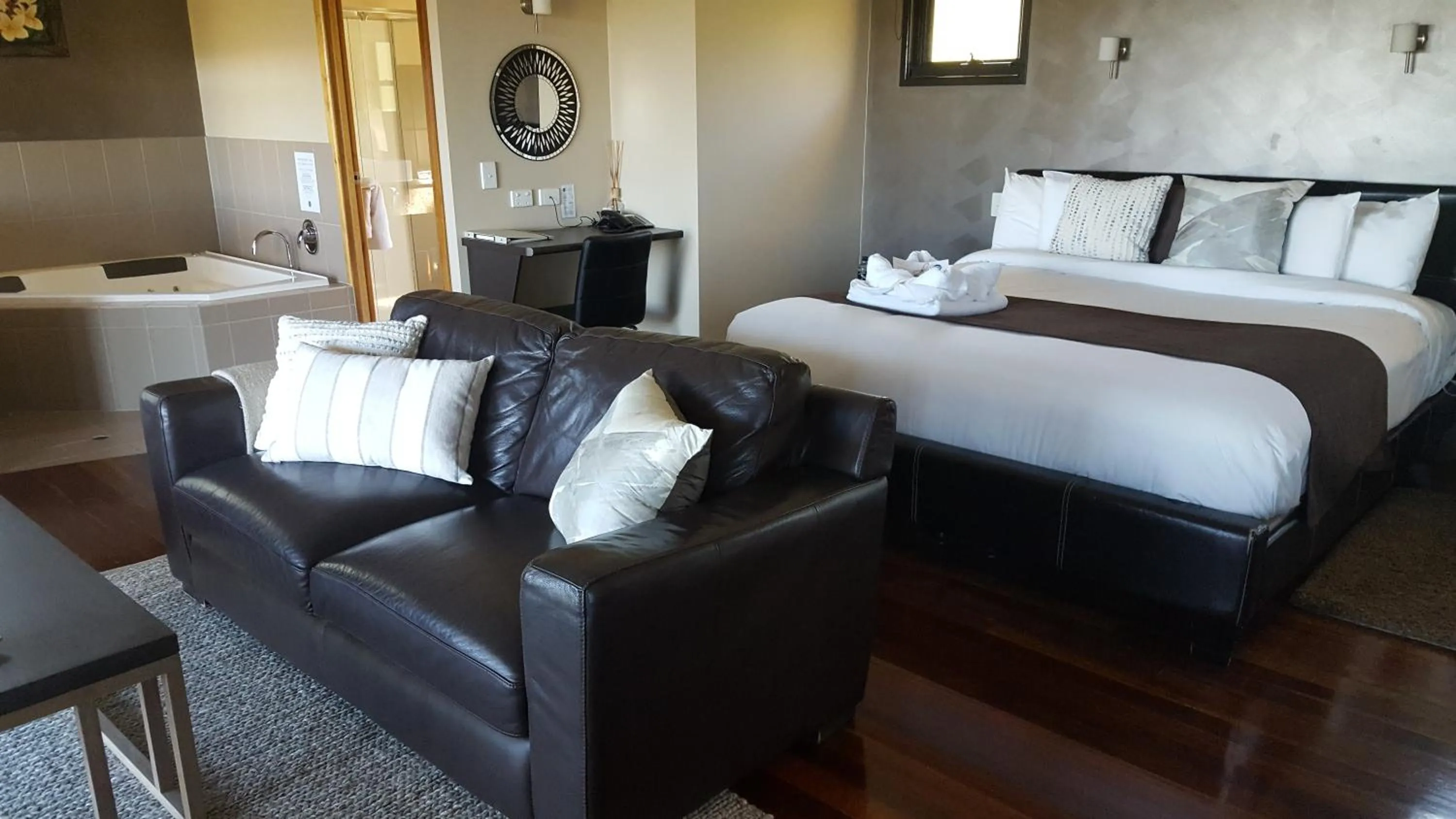 Bed in Blue Summit Cottages