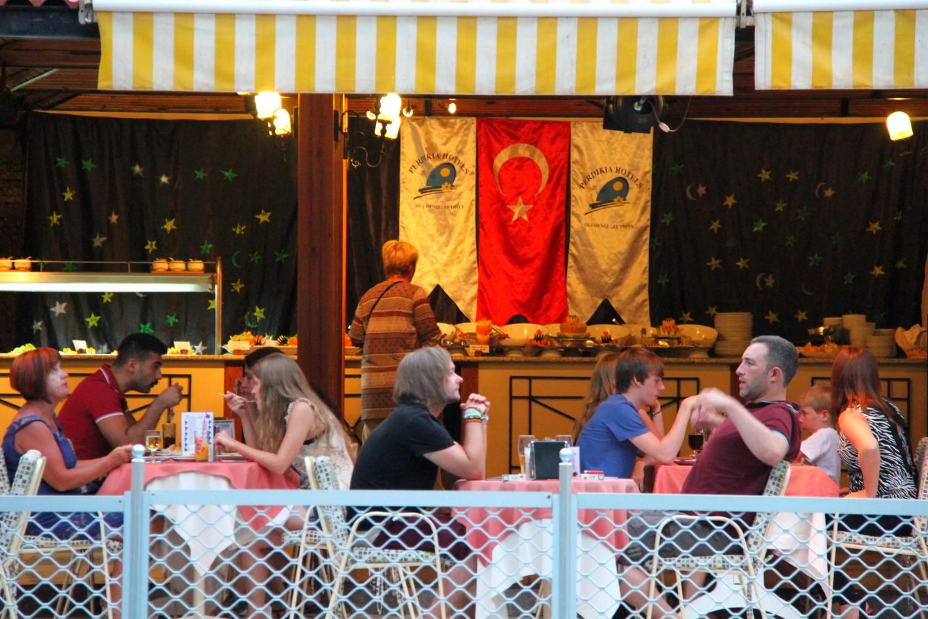 Restaurant/places to eat in Perdikia Beach