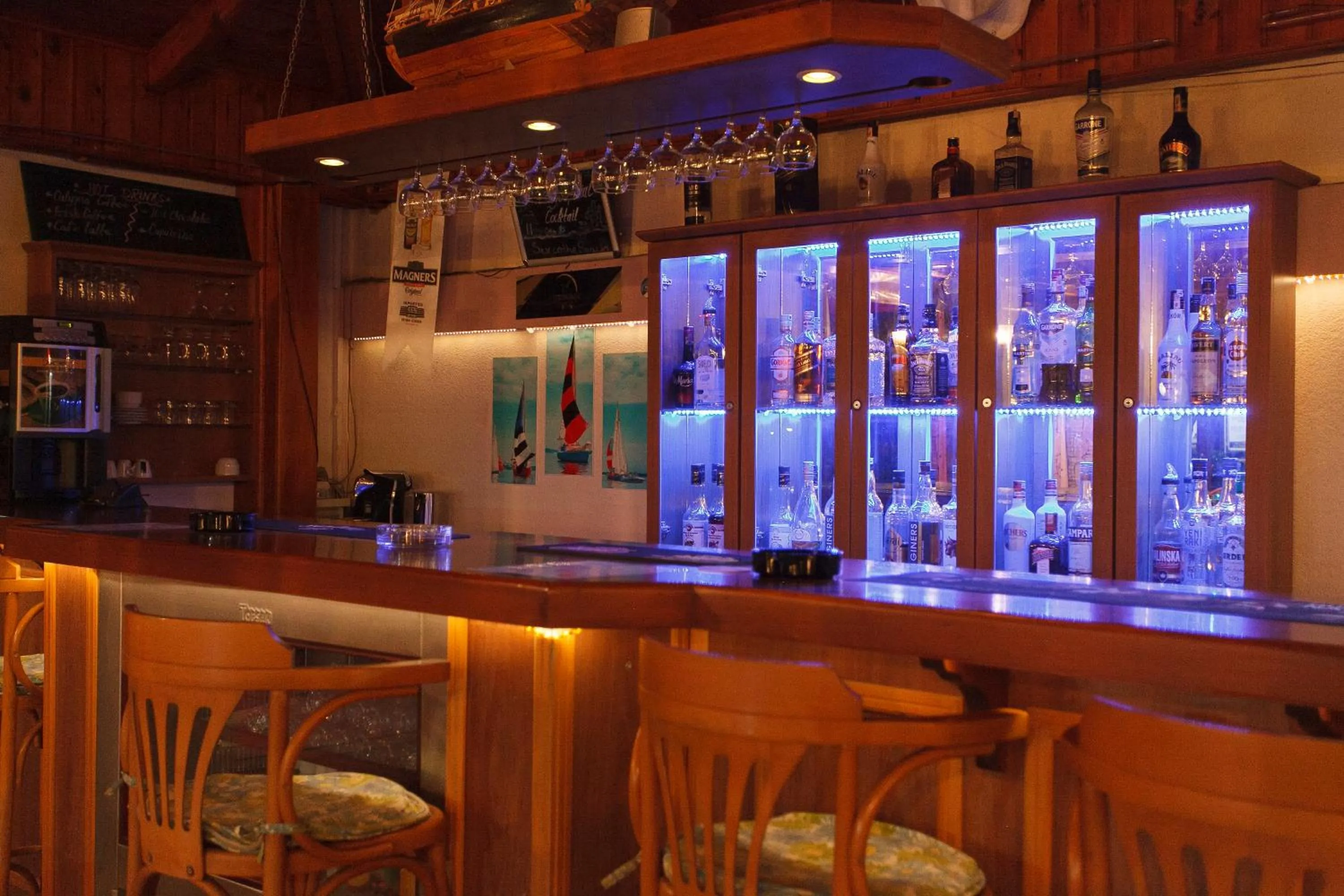 Lounge or bar in Perdikia Beach