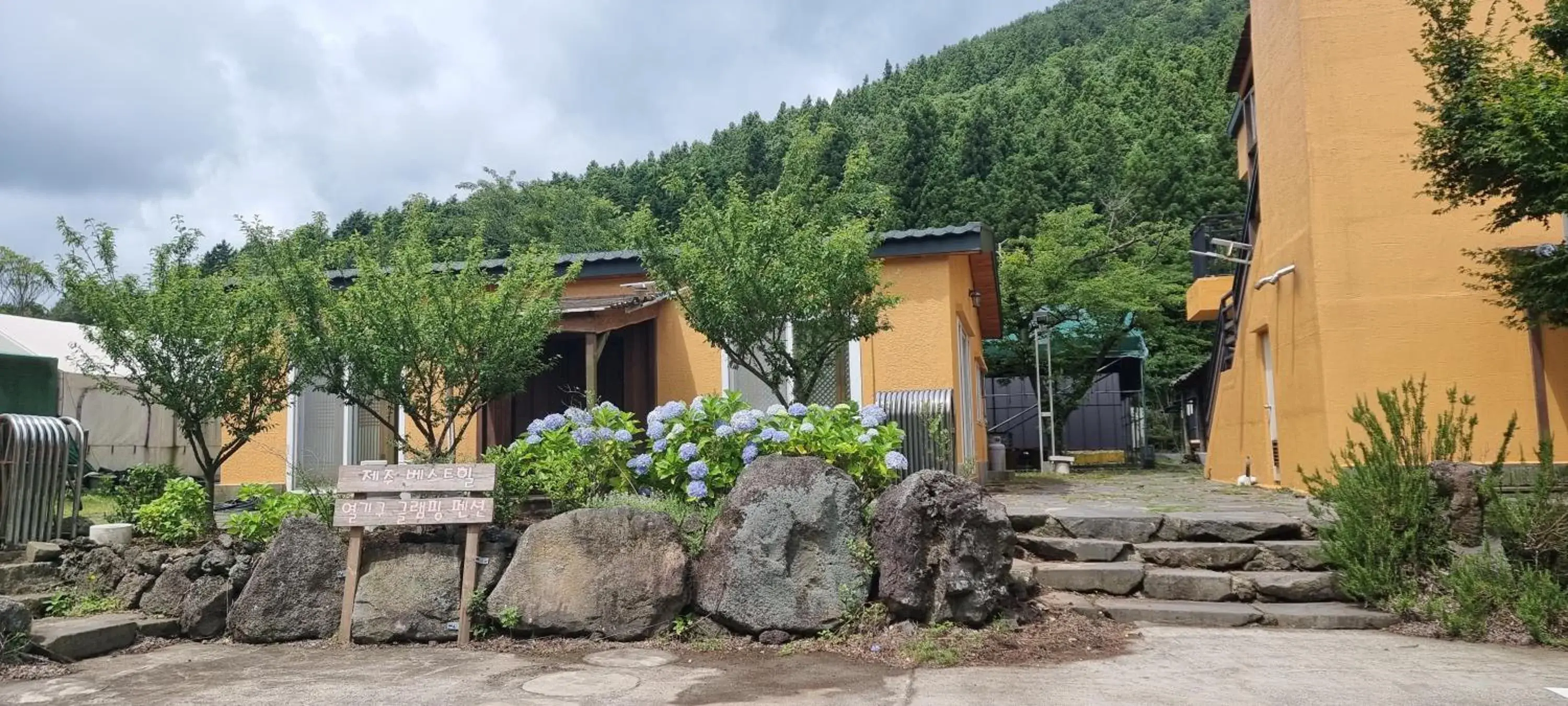 Two-Bedroom Townhouse in Jeju Best Hill Two-Bedroom Townhouse in Jeju Best Hill