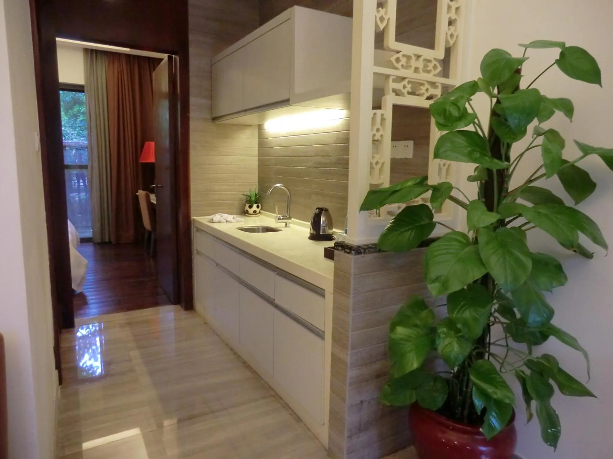 Coffee/tea facilities in Guangzhou Fangyuan Hotel