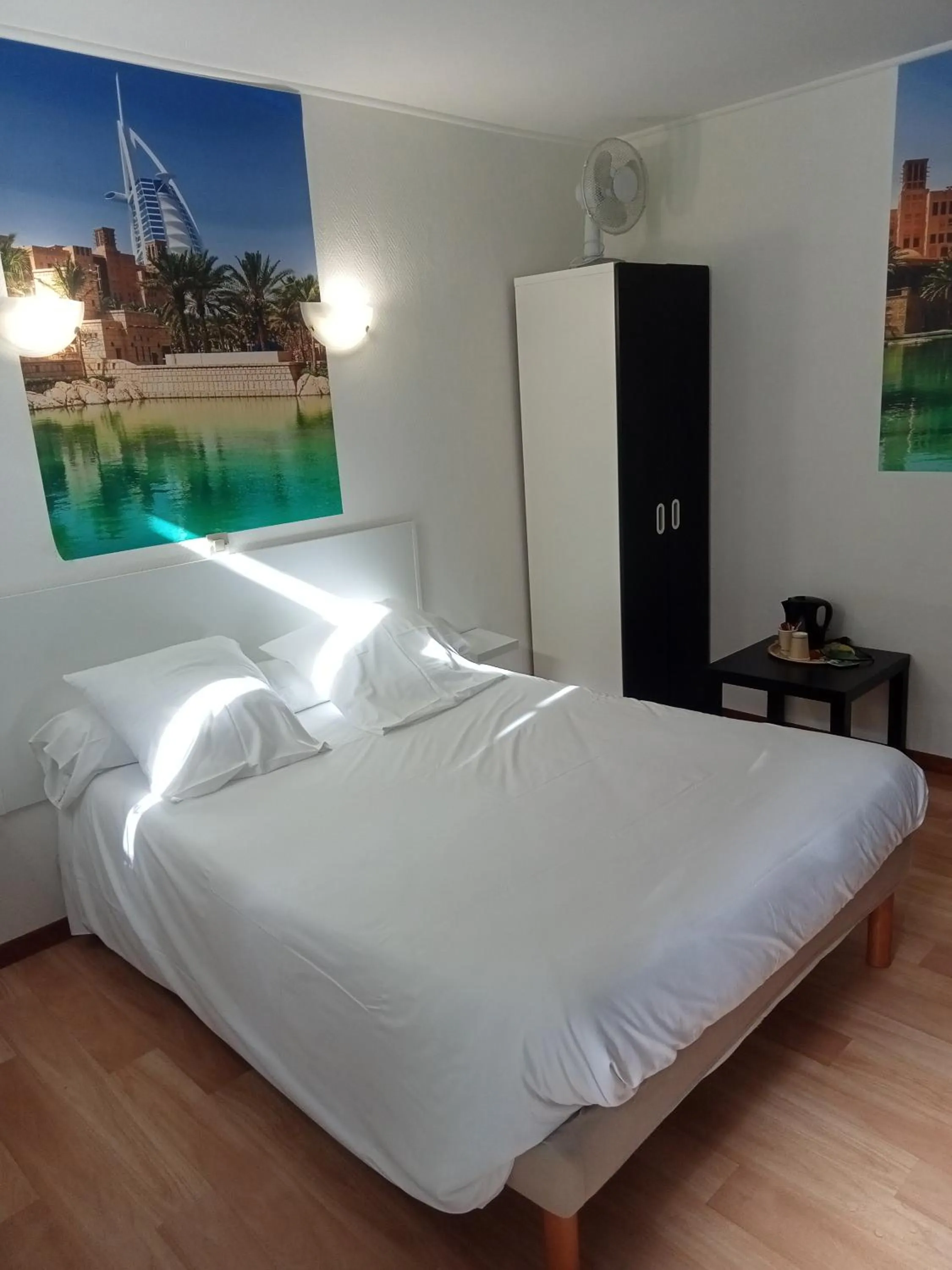 Natural landscape, Bed in Hôtel Restaurant Le Relais de l'Estuaire