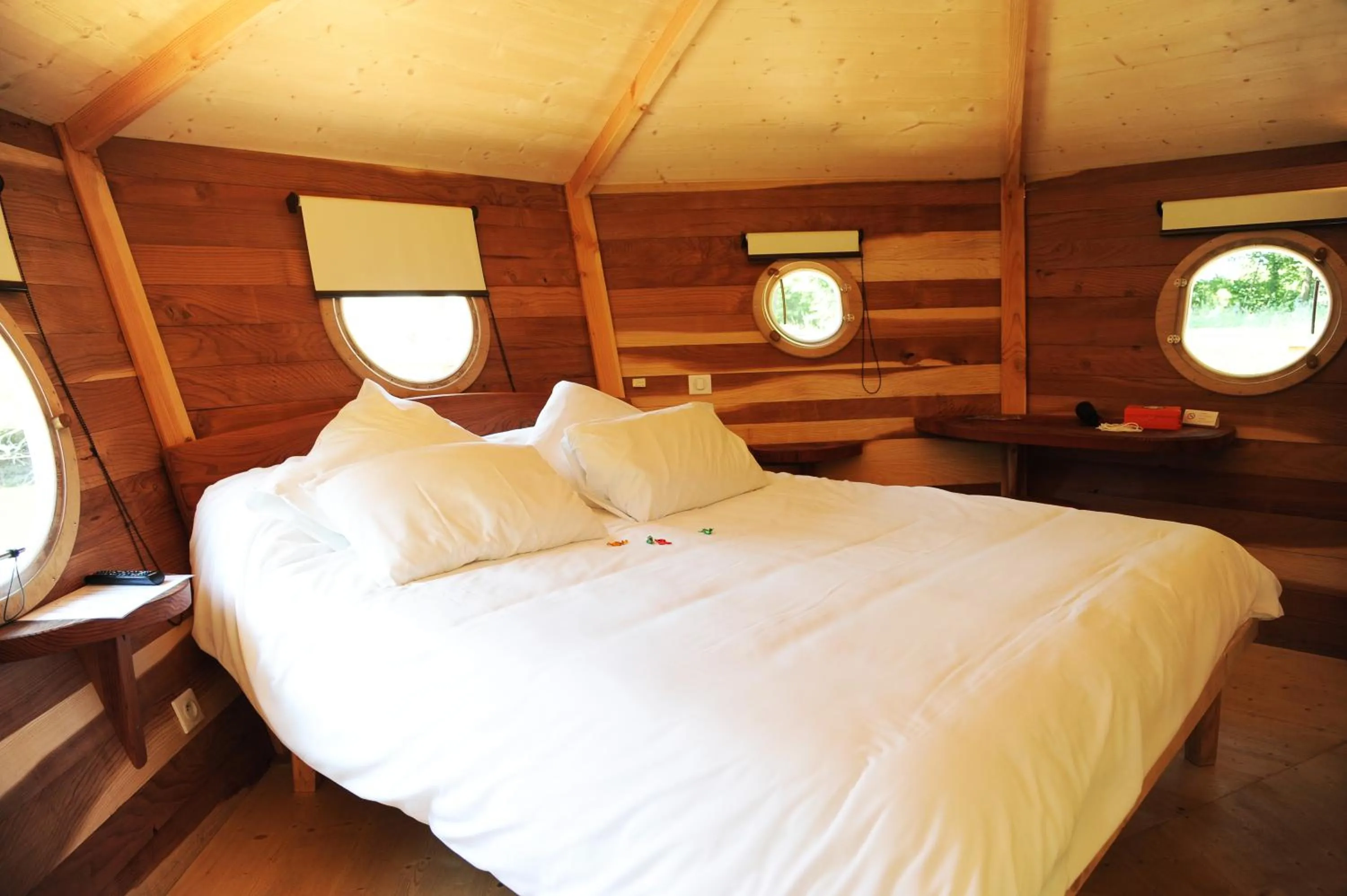 Photo of the whole room, Bed in Hôtel Restaurant Le Relais de l'Estuaire